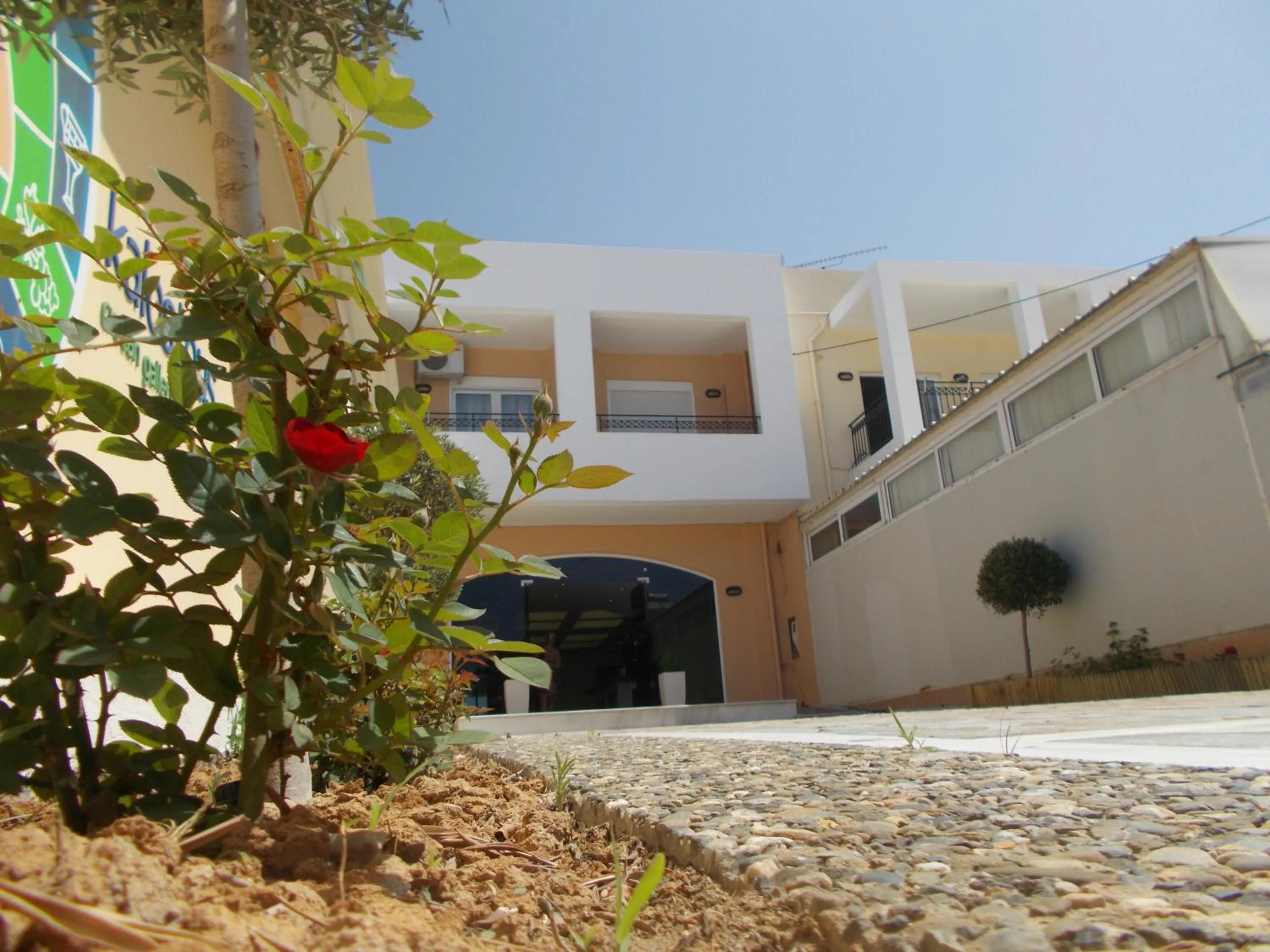 Facade/entrance in Matthias Hotel Apartments