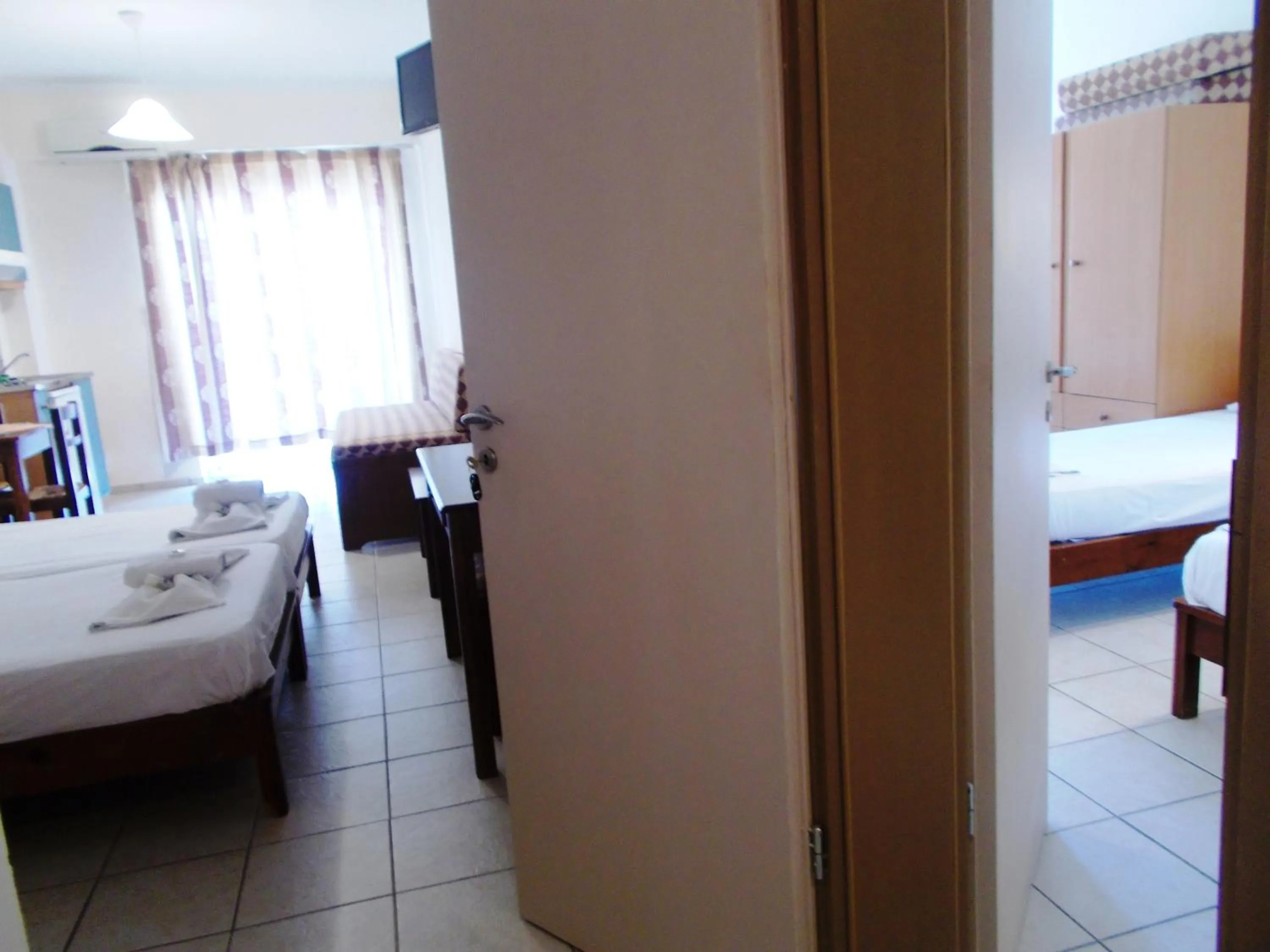 young children, Bed in Matthias Hotel Apartments