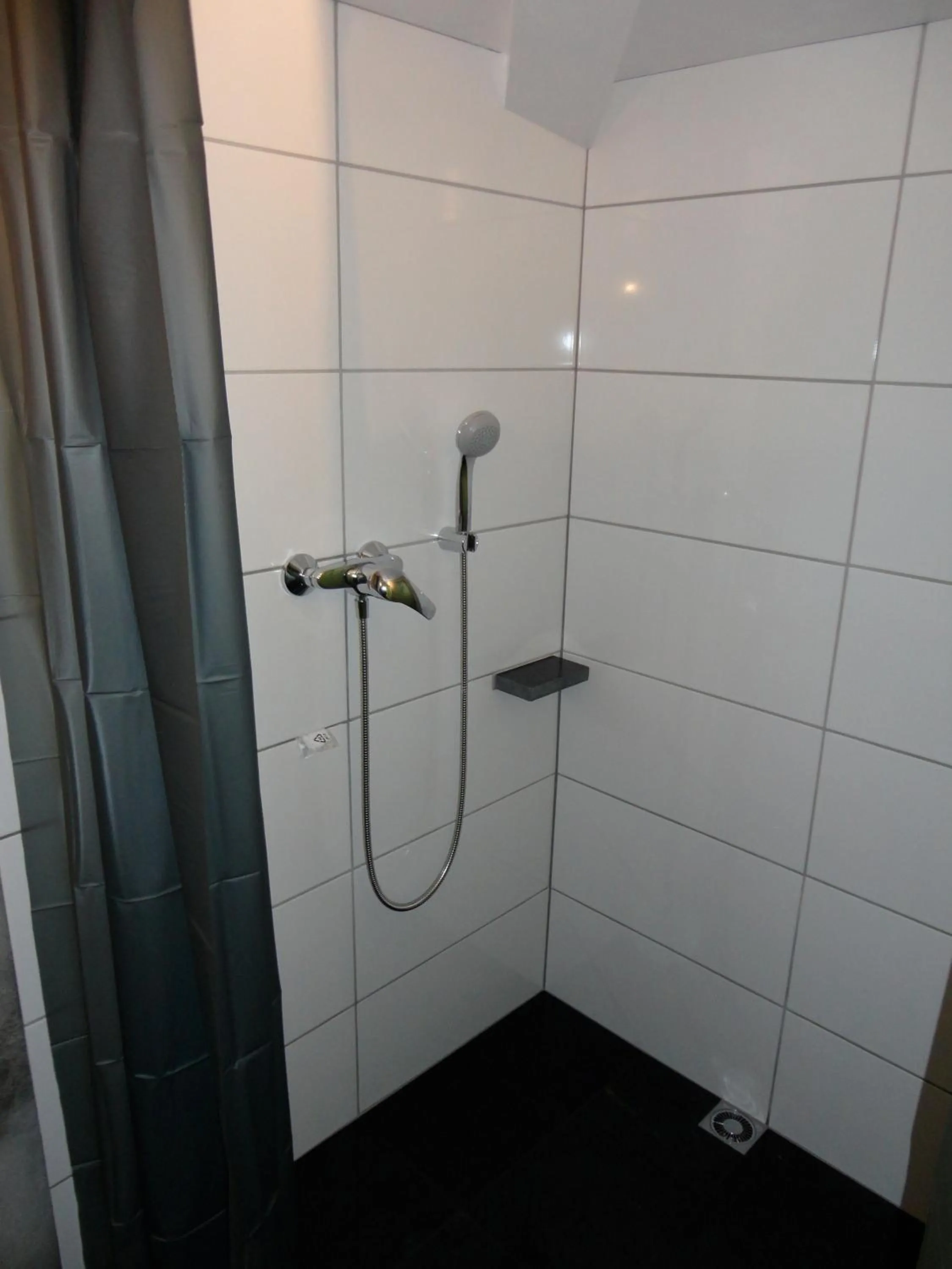 Shower in Gotthard Backpacker