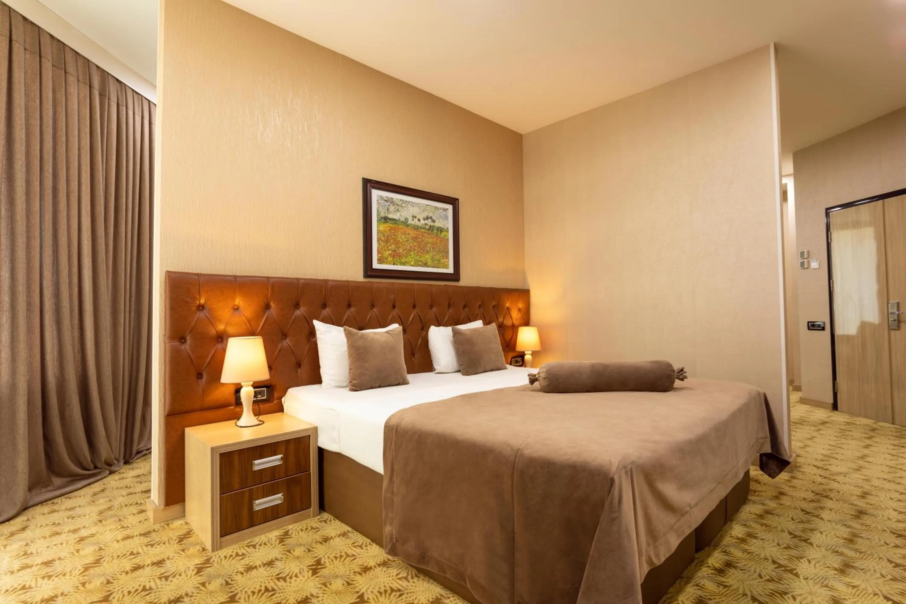 Bed in West Shine Hotel