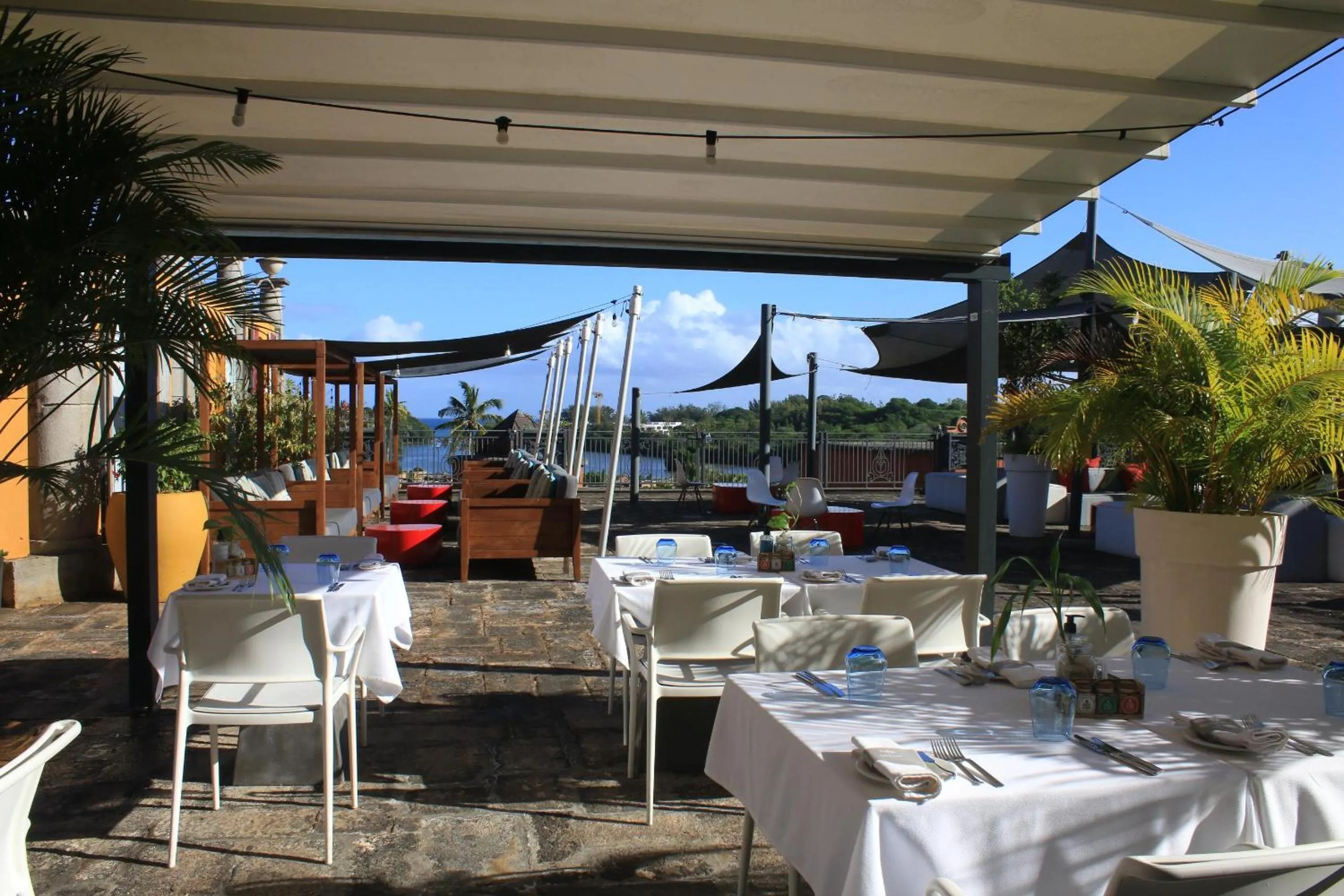 Restaurant/places to eat in The Address Boutique Hotel