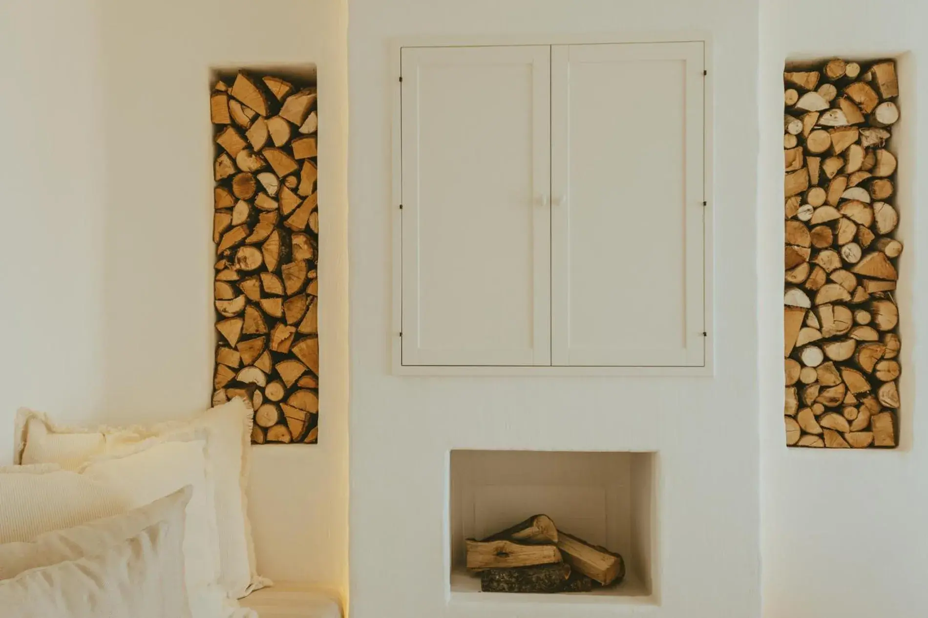 Decorative detail, Bed in Masseria Borgo Ritella Decorative detail, Bed in Masseria Borgo Ritella