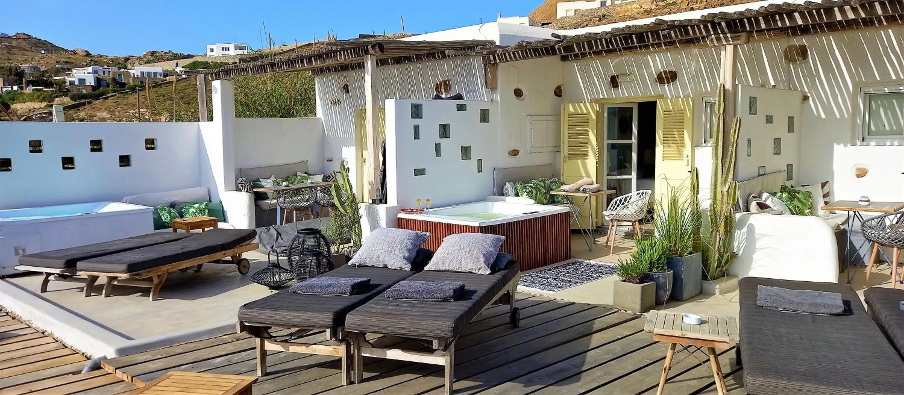 Property building in Sea Side Studios & Houses