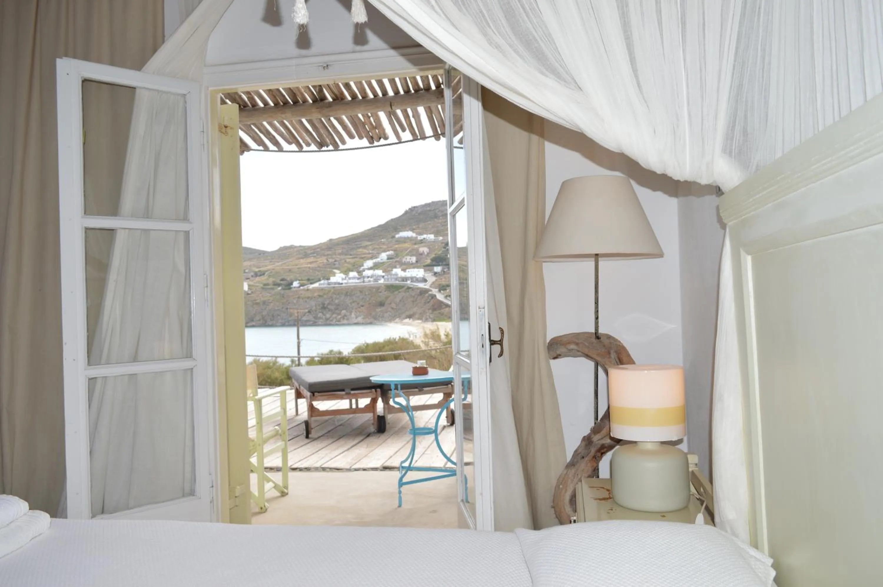 Photo of the whole room, Bed in Sea Side Studios & Houses