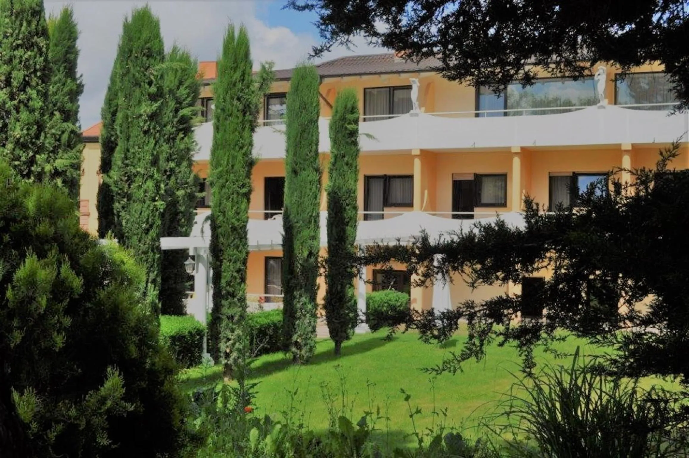 Facade/entrance in Winzergarten Hotel-Restaurant