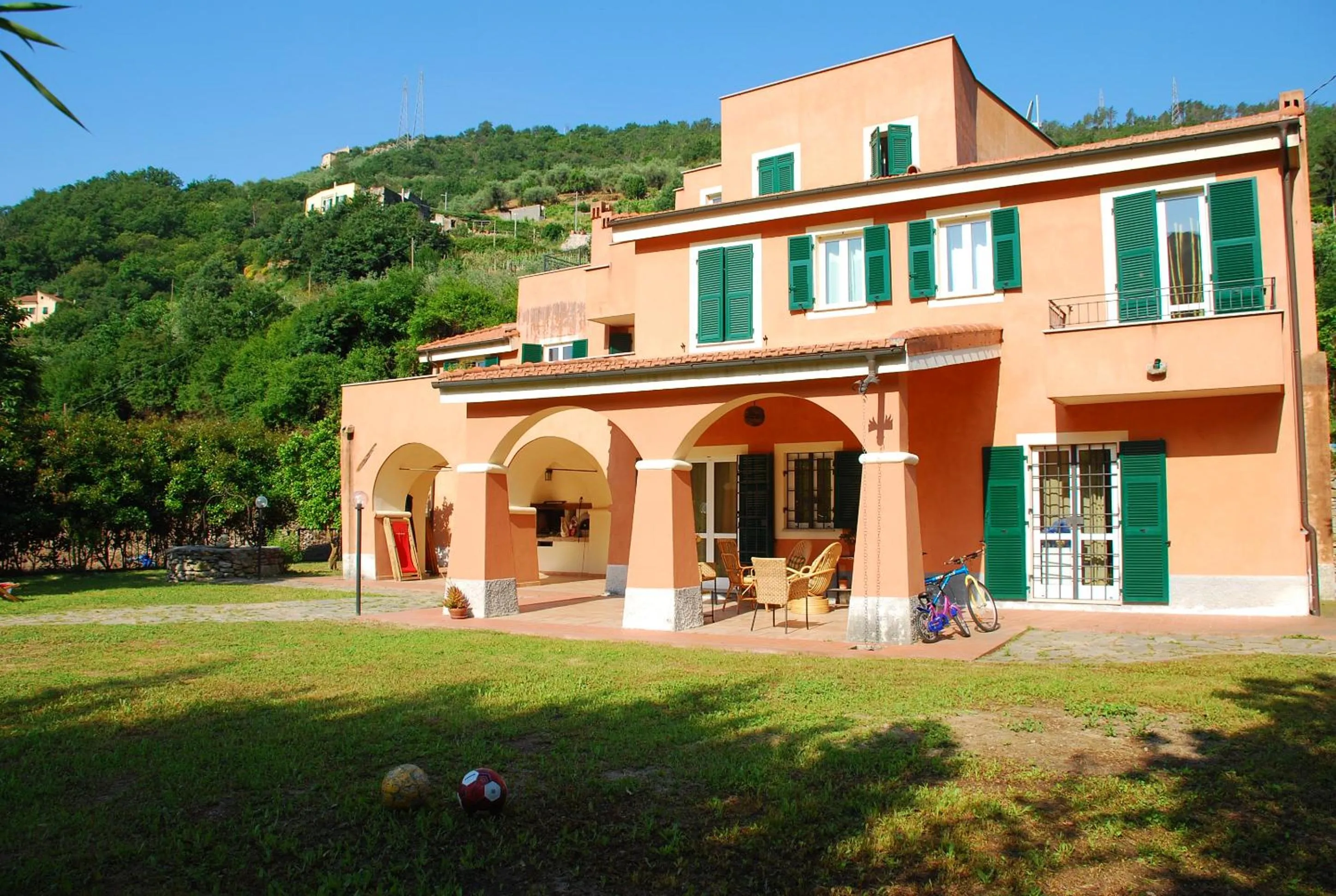 Patio in Il Pozzo e il Melograno