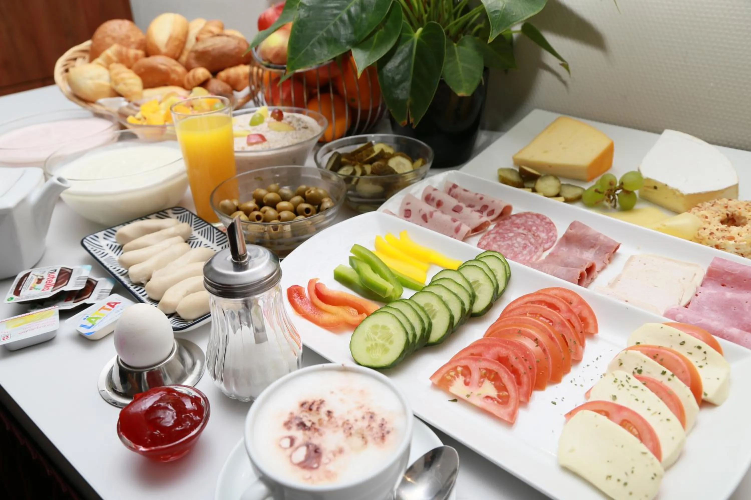 Food and drinks in Trip Inn Zurich Hotel