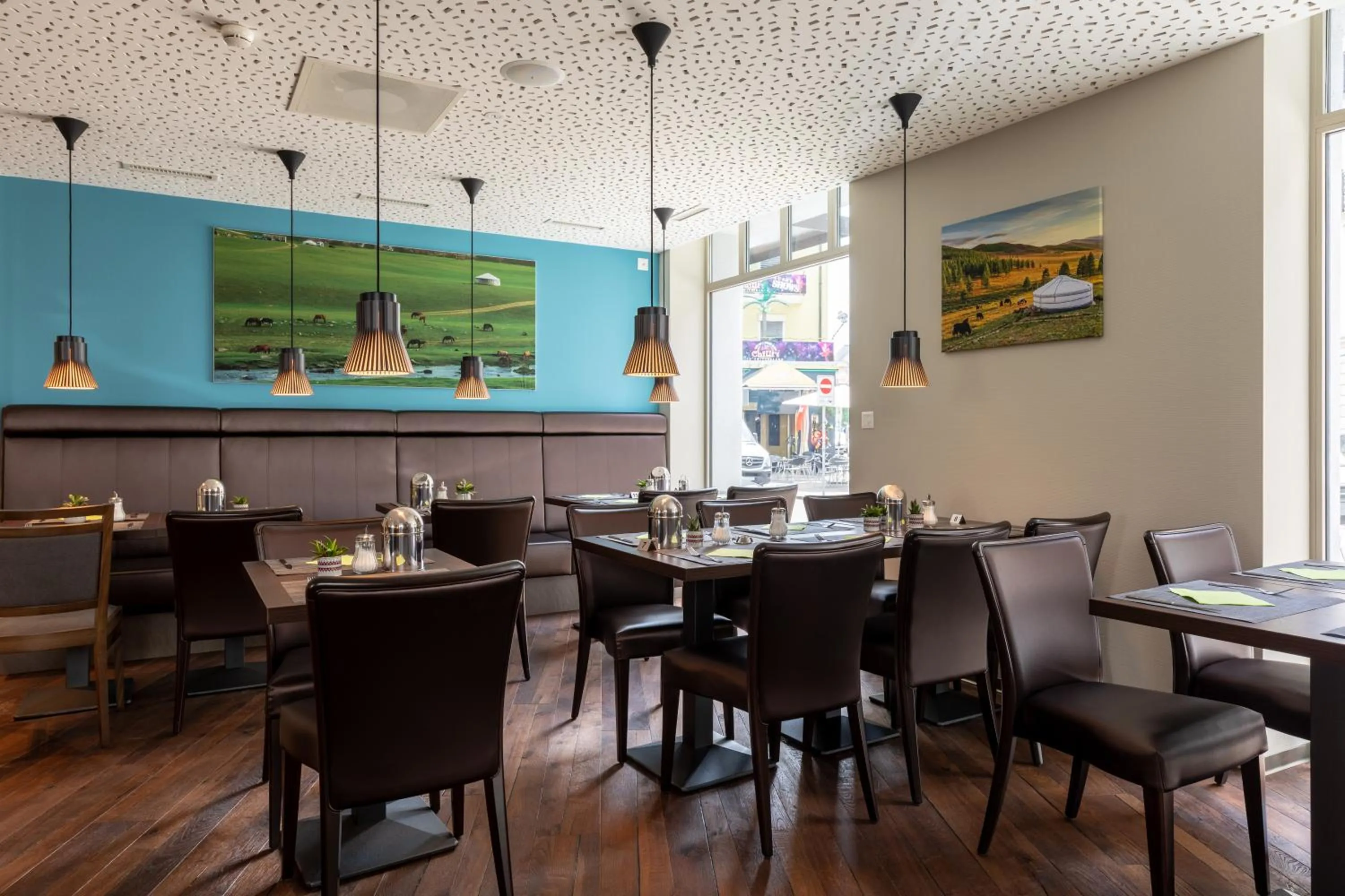 Restaurant/places to eat in Trip Inn Zurich Hotel