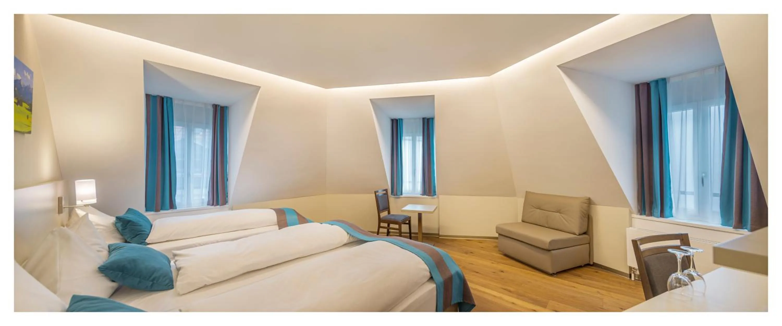 Photo of the whole room, Bed in Trip Inn Zurich Hotel