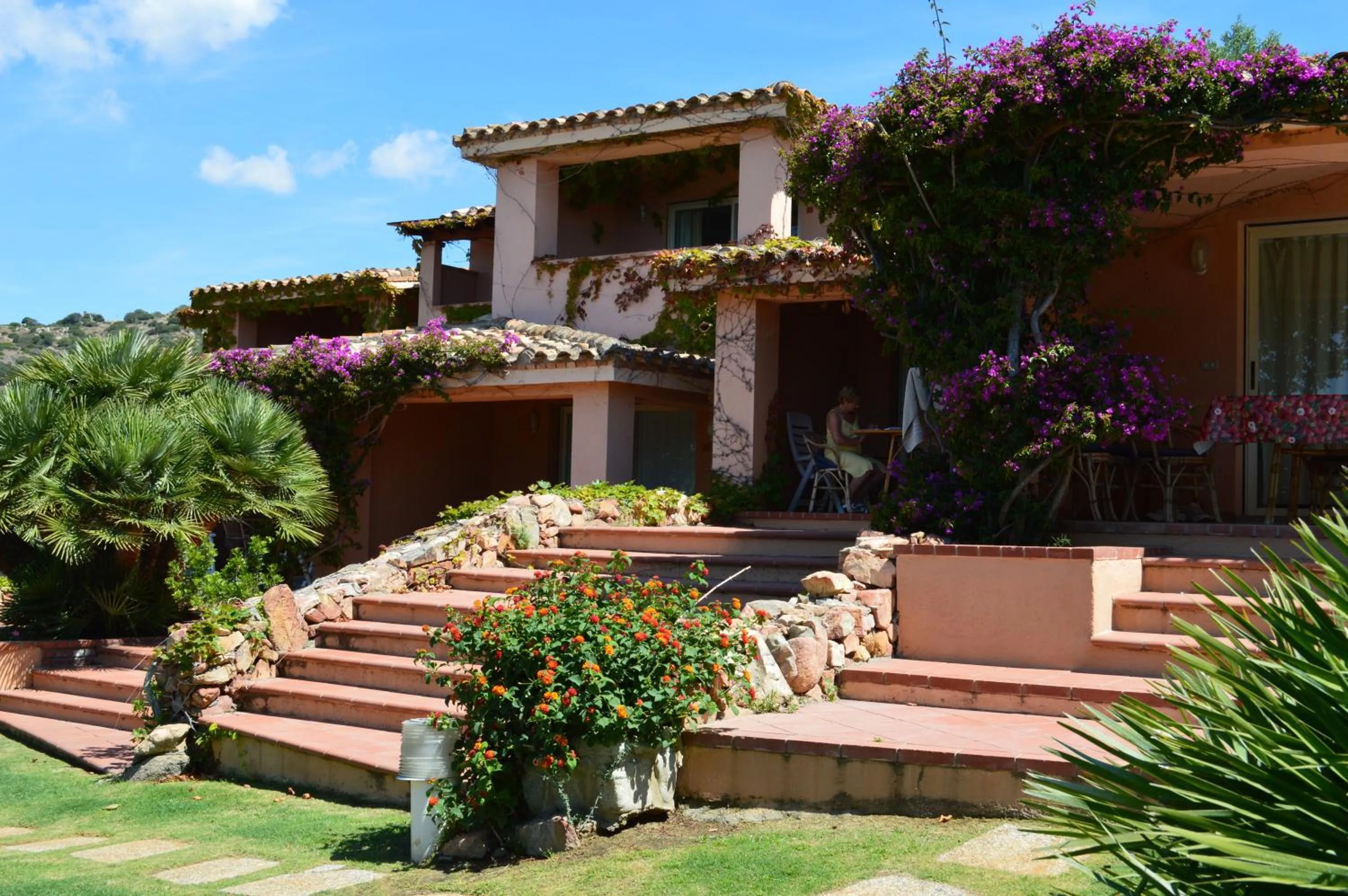 Facade/entrance in Residence Fenicia