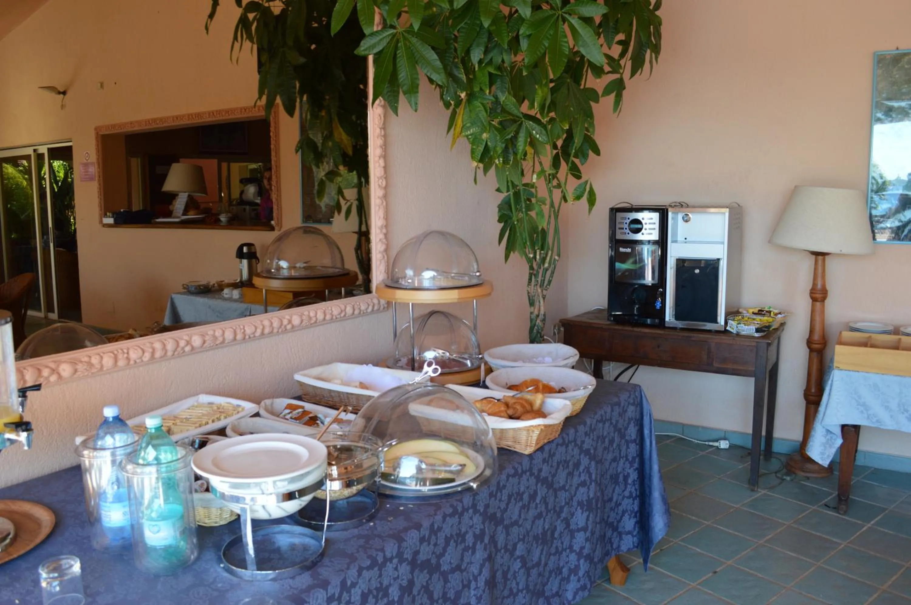 Restaurant/places to eat in Residence Fenicia