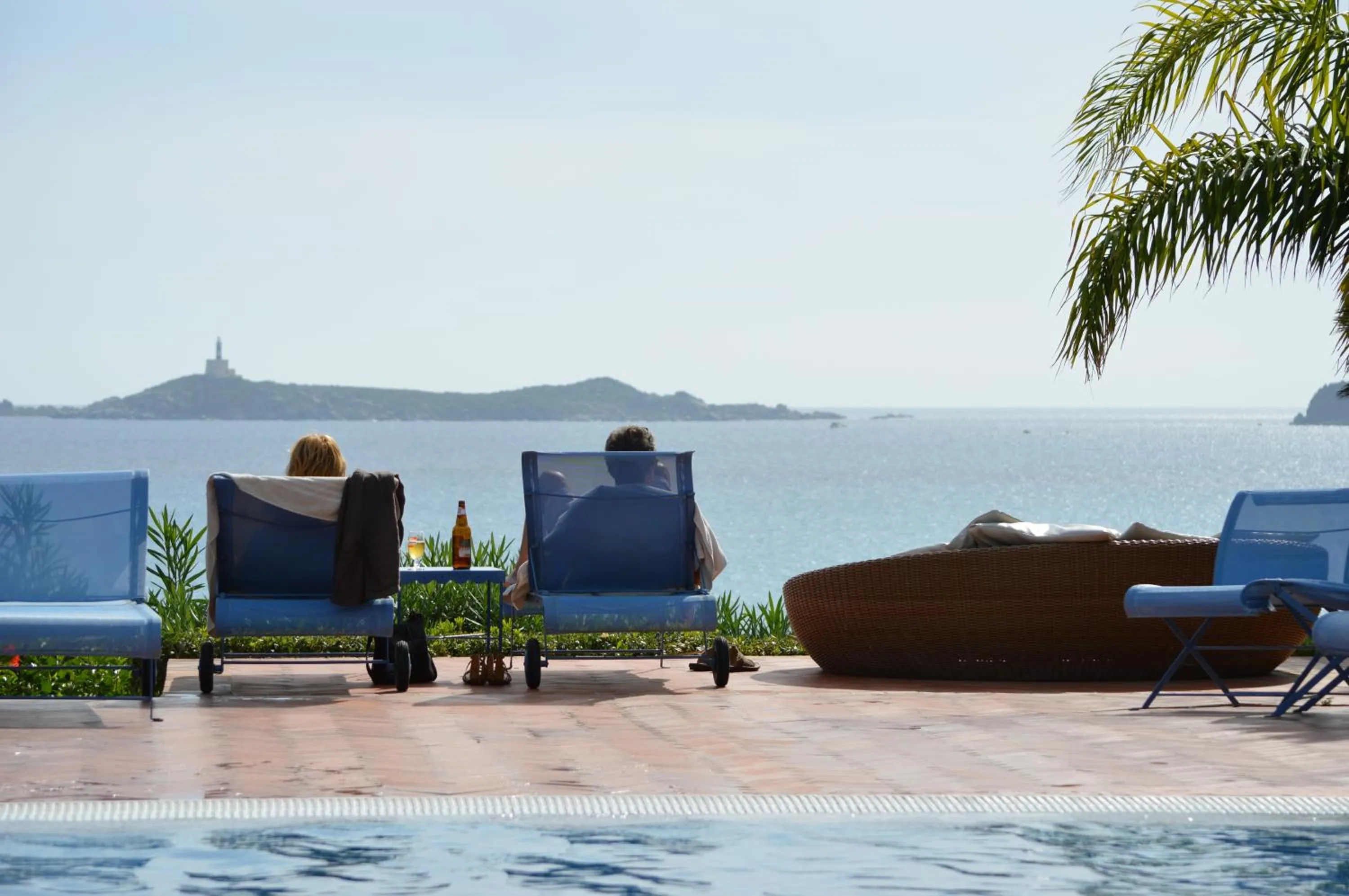 People in Residence Fenicia