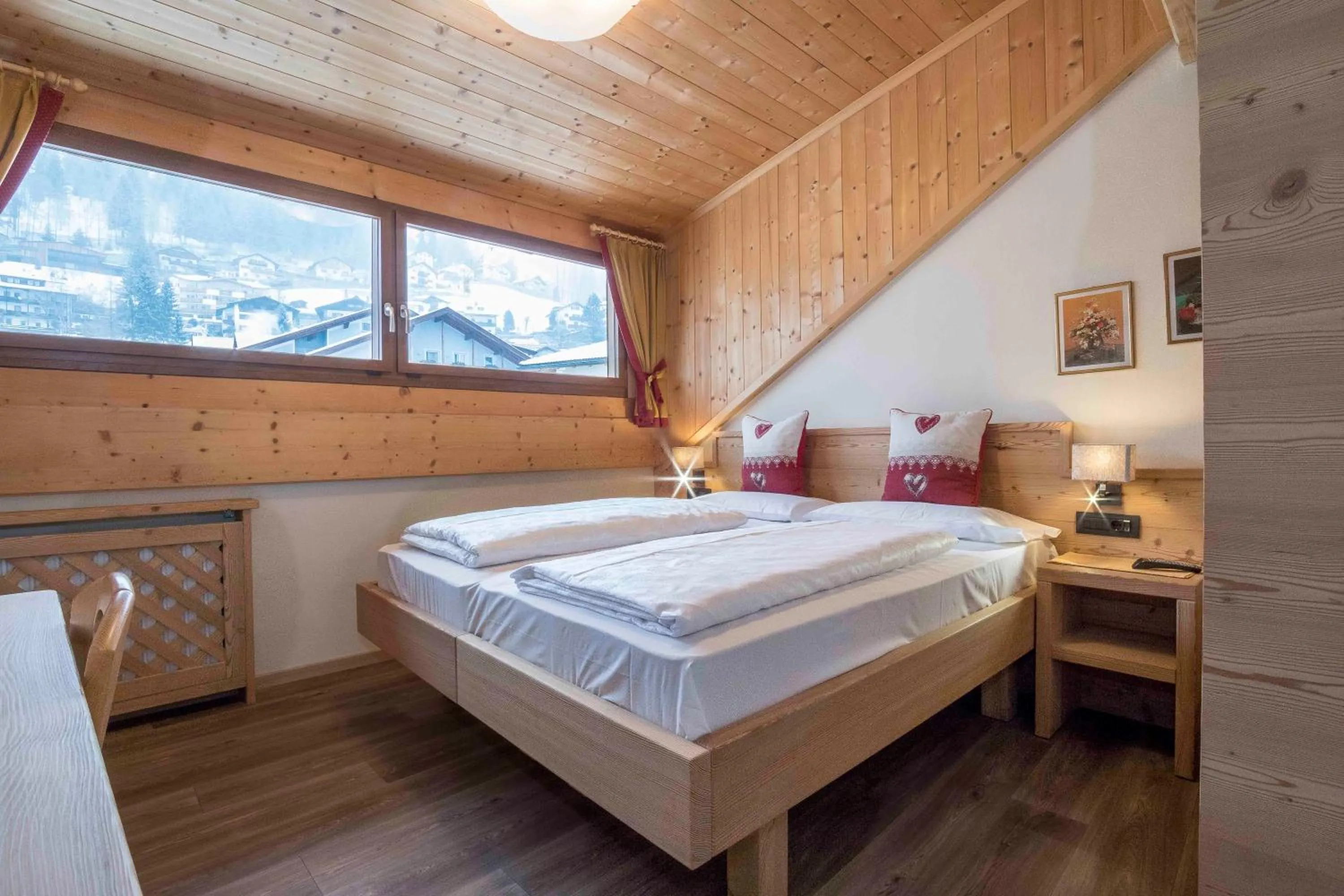 Photo of the whole room, Bed in Hotel Garni Snaltnerhof