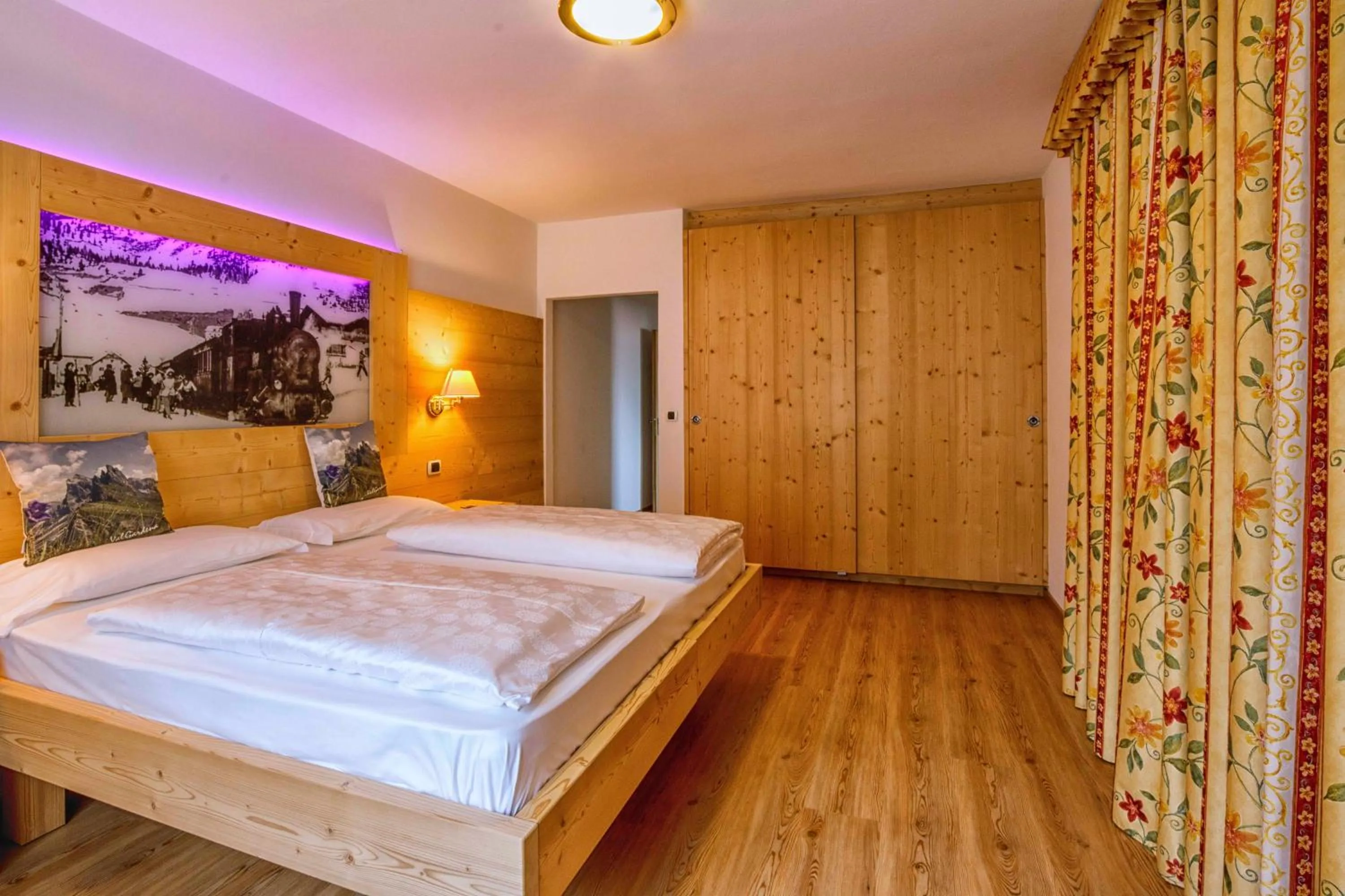 Photo of the whole room, Bed in Hotel Garni Snaltnerhof