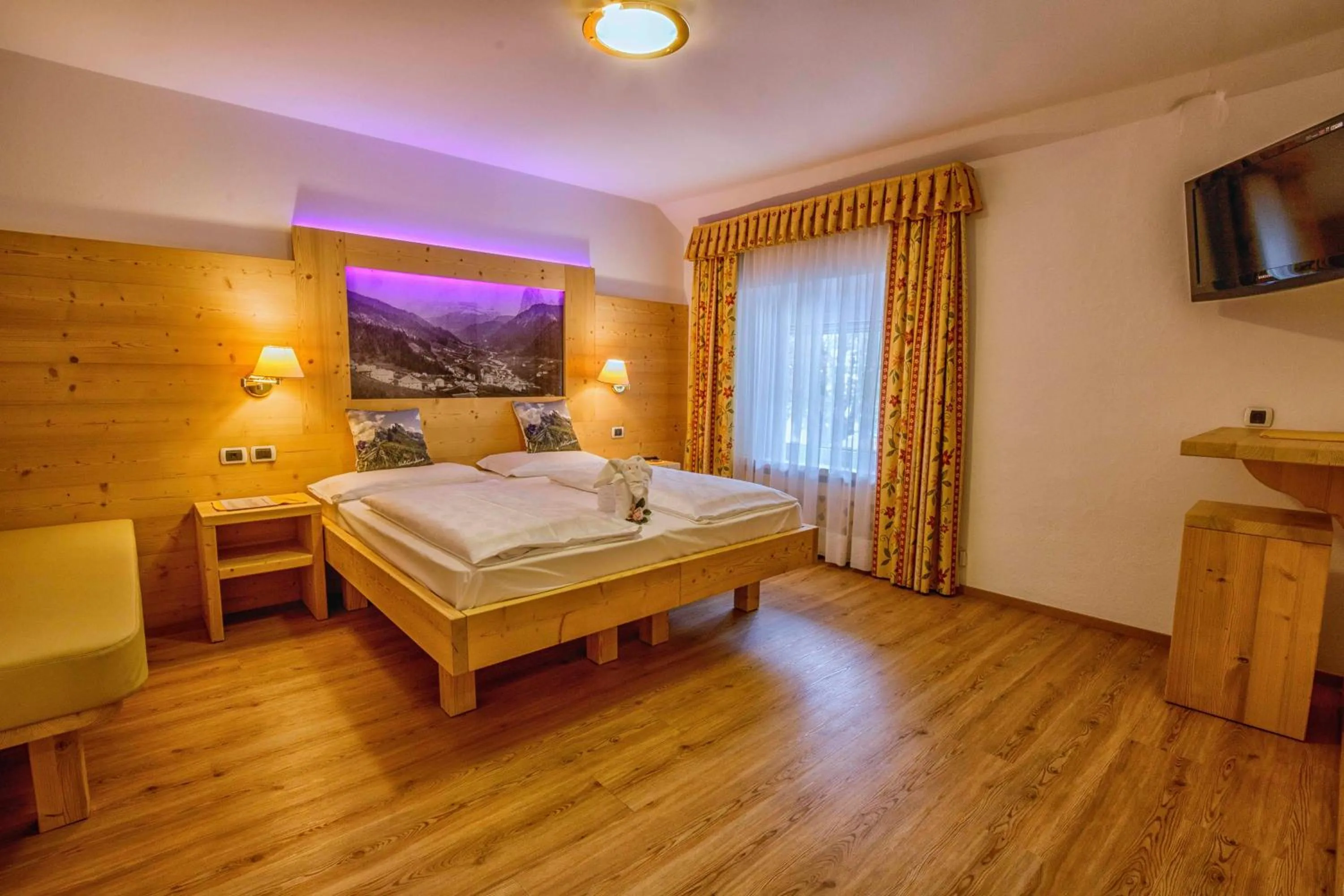 Photo of the whole room, Bed in Hotel Garni Snaltnerhof