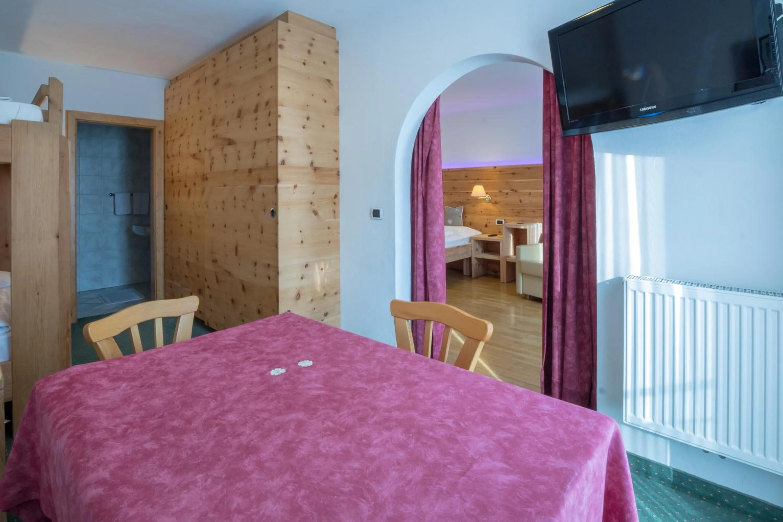 Photo of the whole room, Bed in Hotel Garni Snaltnerhof