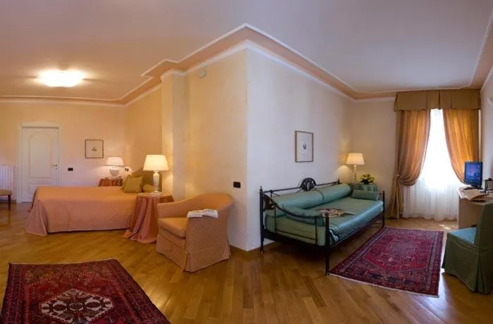 Bed in Albergo Castiglione Langhe