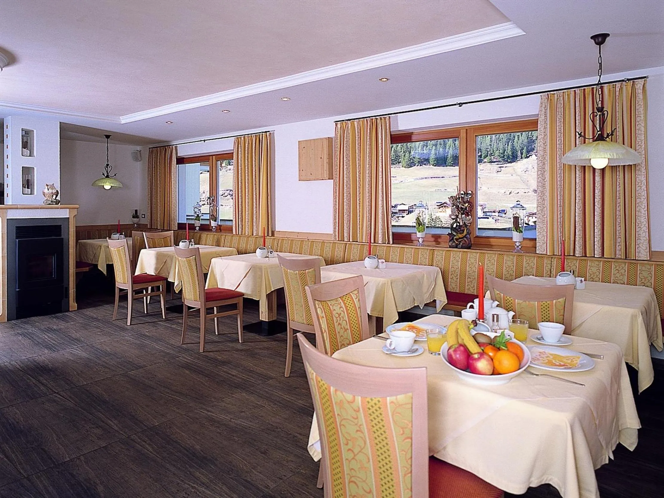 Restaurant/places to eat in Garni Hotel Bel Vert