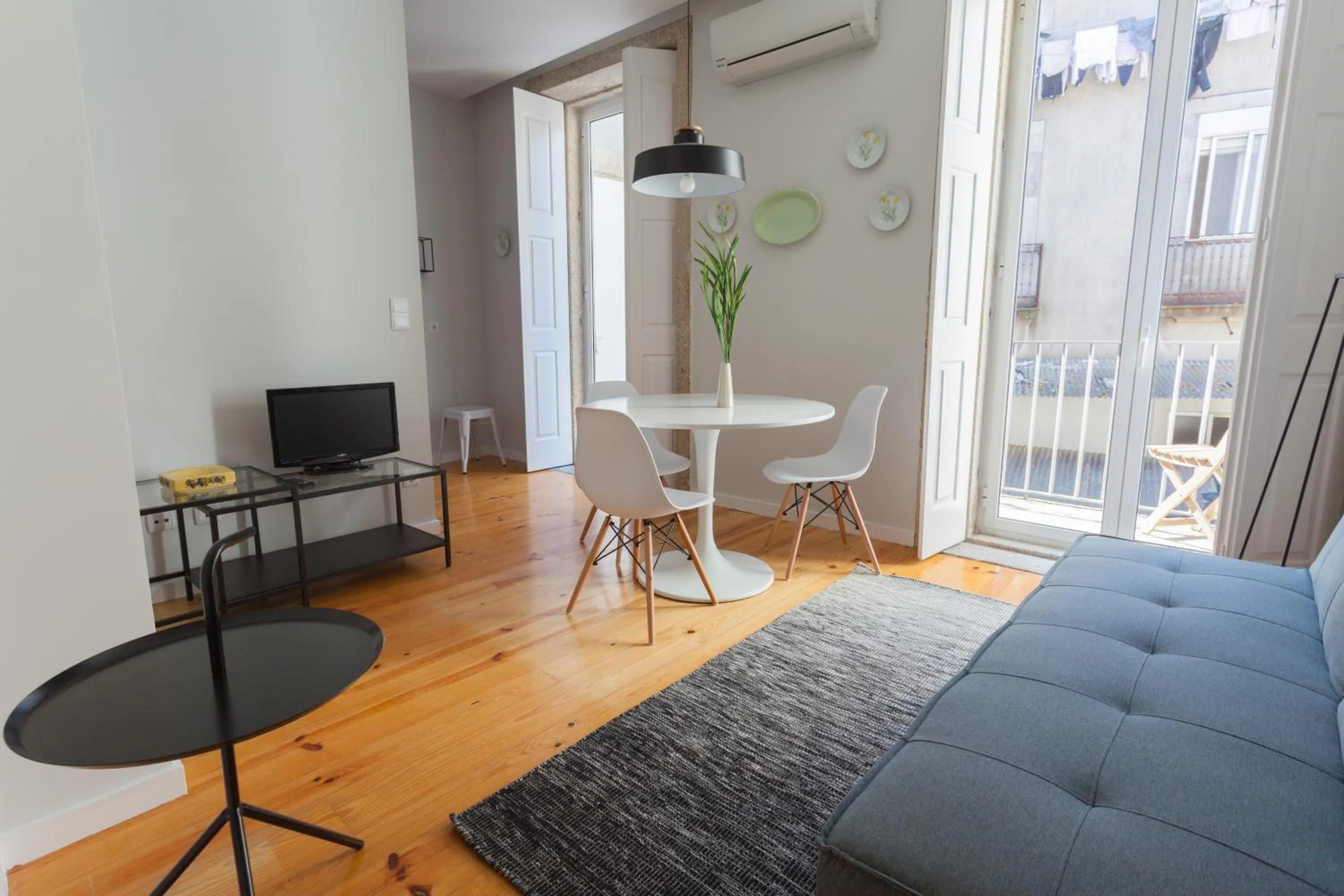 Living room in Oporto City View - Santo Ildefonso