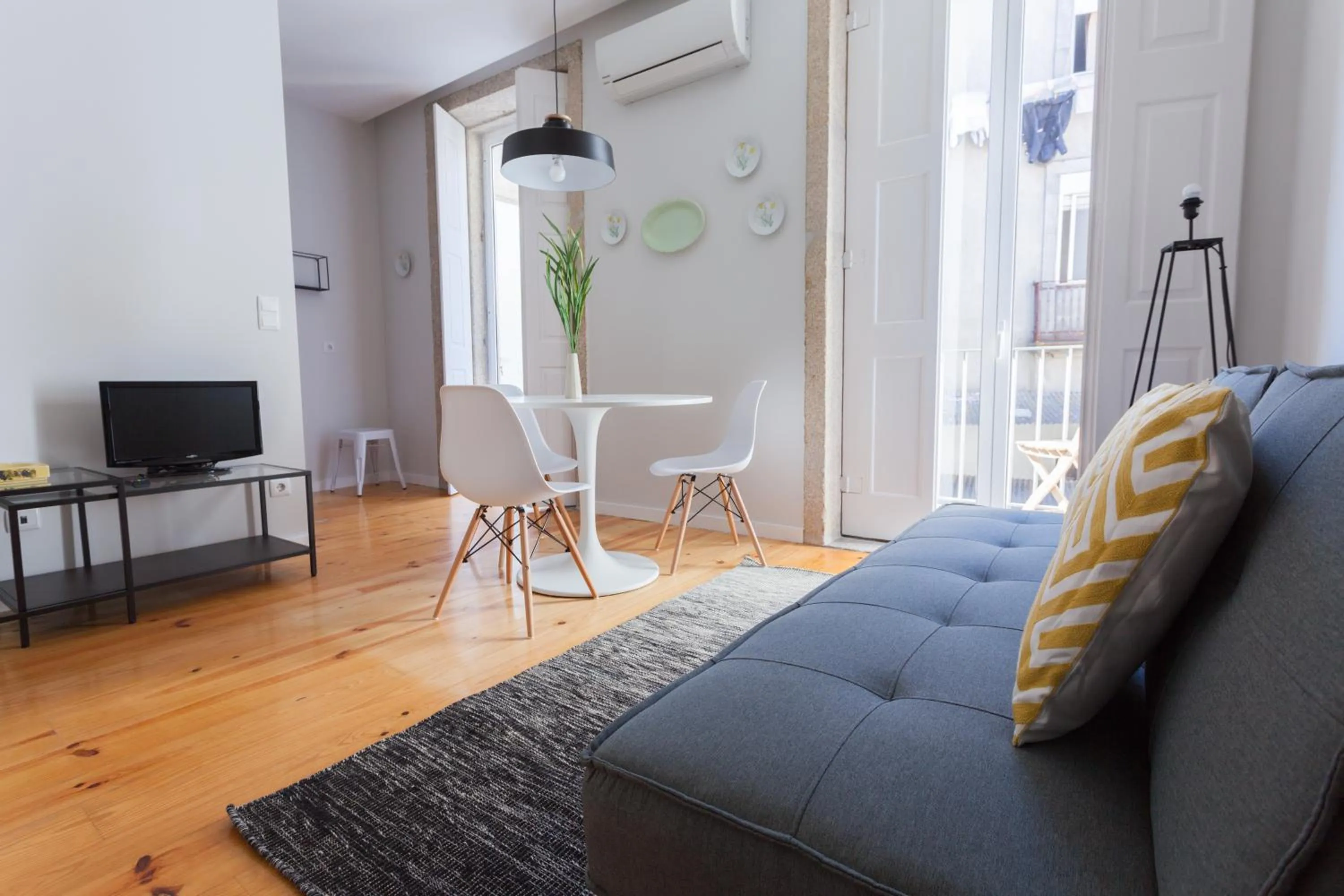 Living room in Oporto City View - Santo Ildefonso