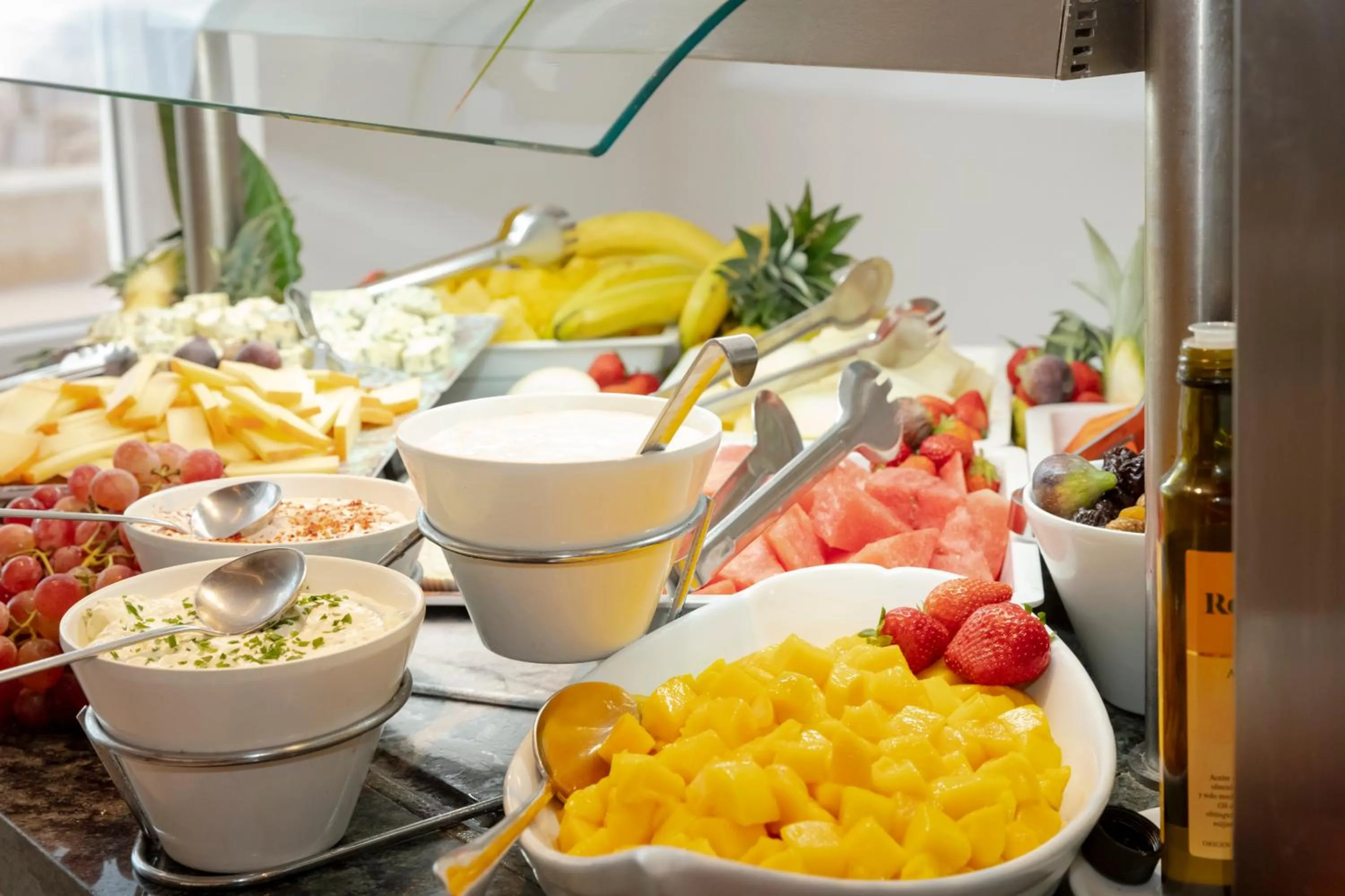 Food in Hotel Club S'Illot