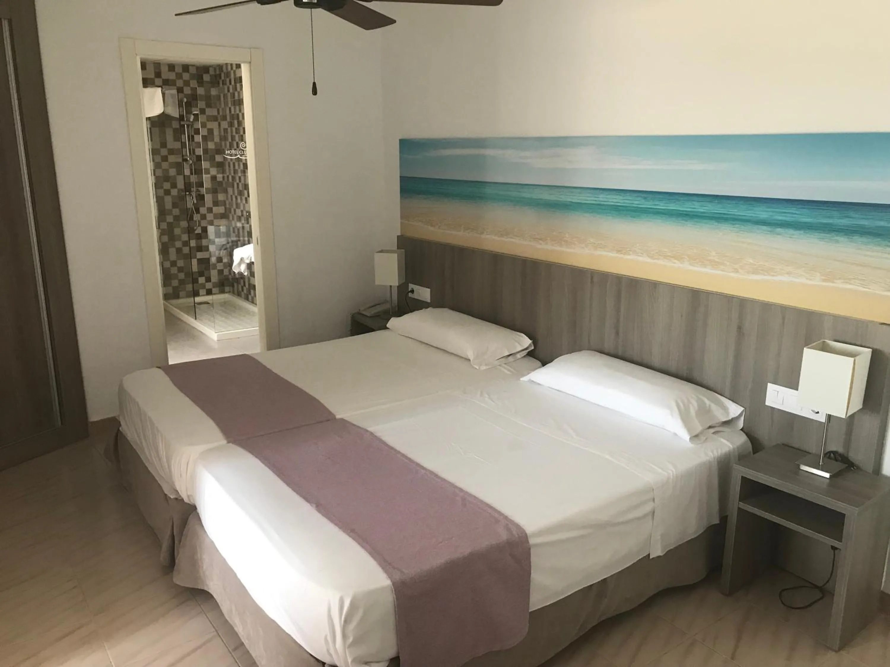 Bed in Hotel Club S'Illot