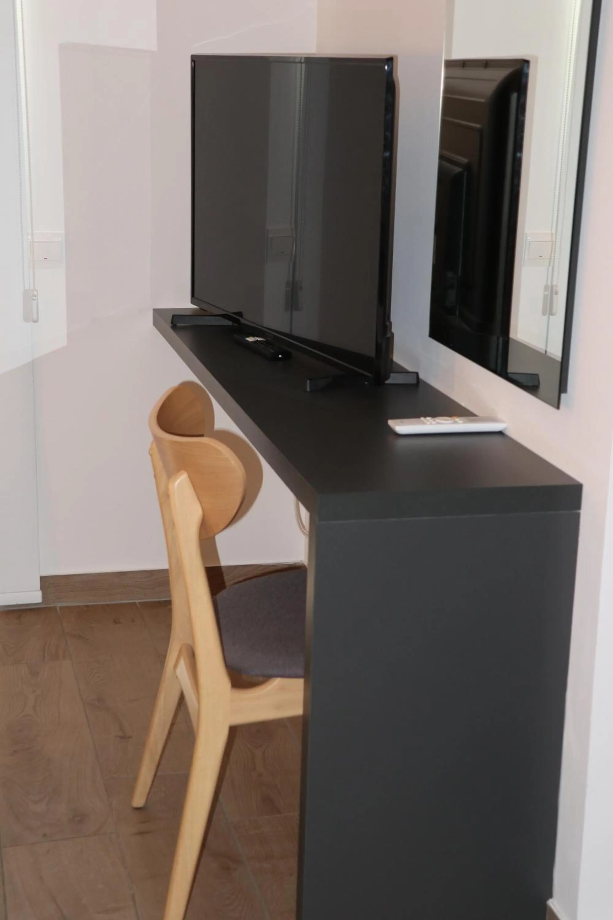 TV and multimedia in Sunflower Hotel Apartments