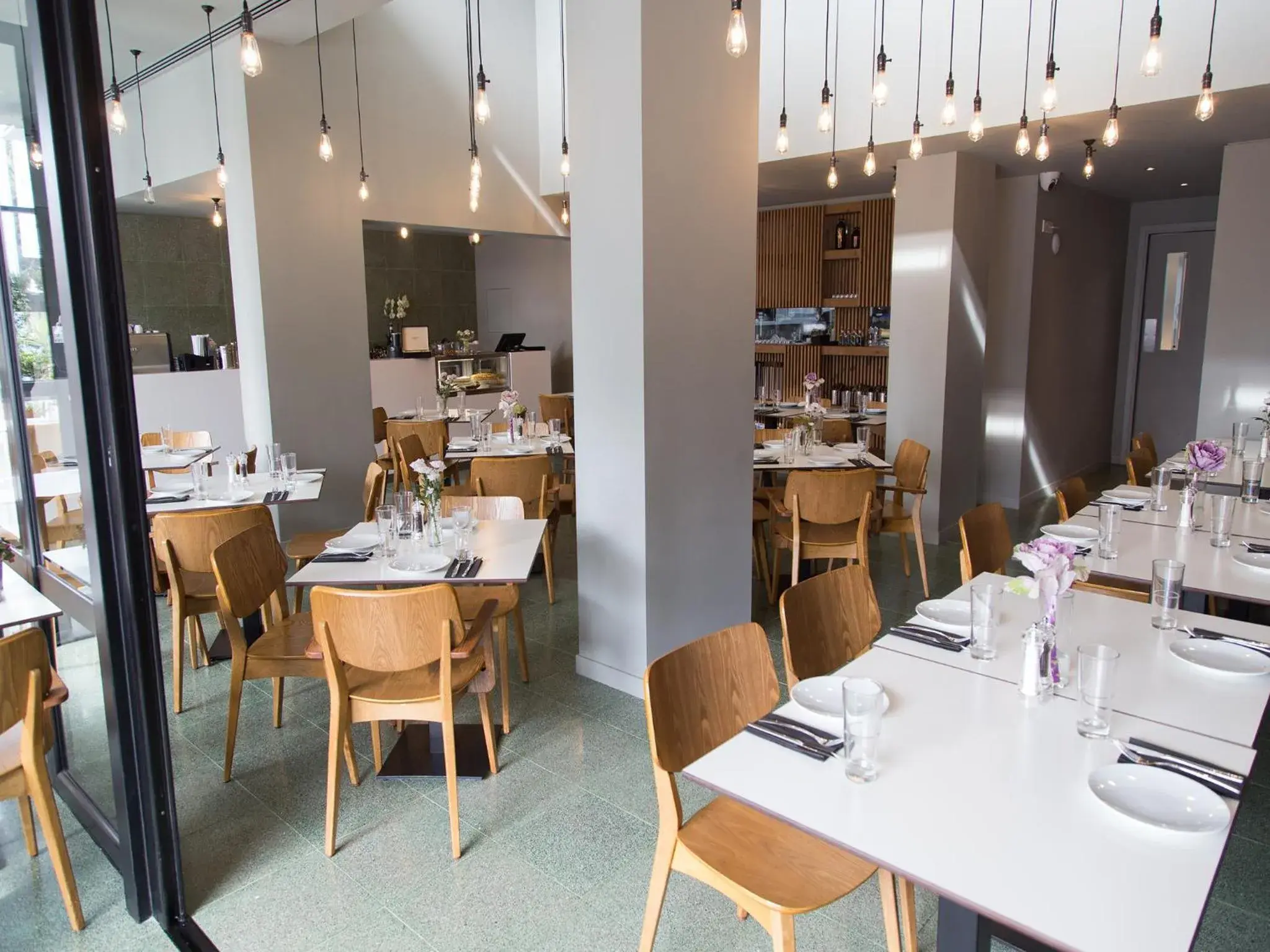 Restaurant/places to eat in Sunflower Hotel Apartments Restaurant/places to eat in Sunflower Hotel Apartments