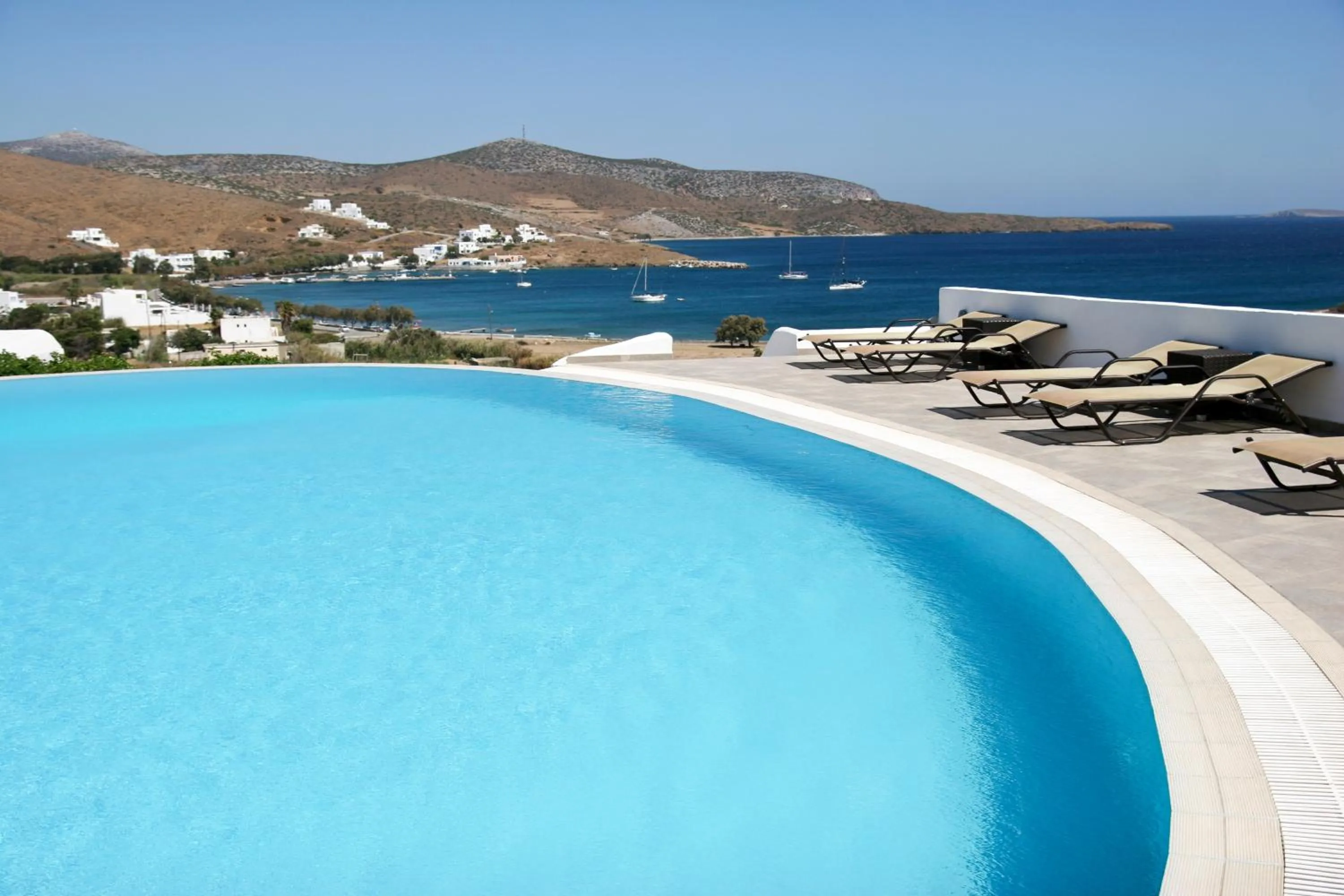 Swimming pool in Castellano Village