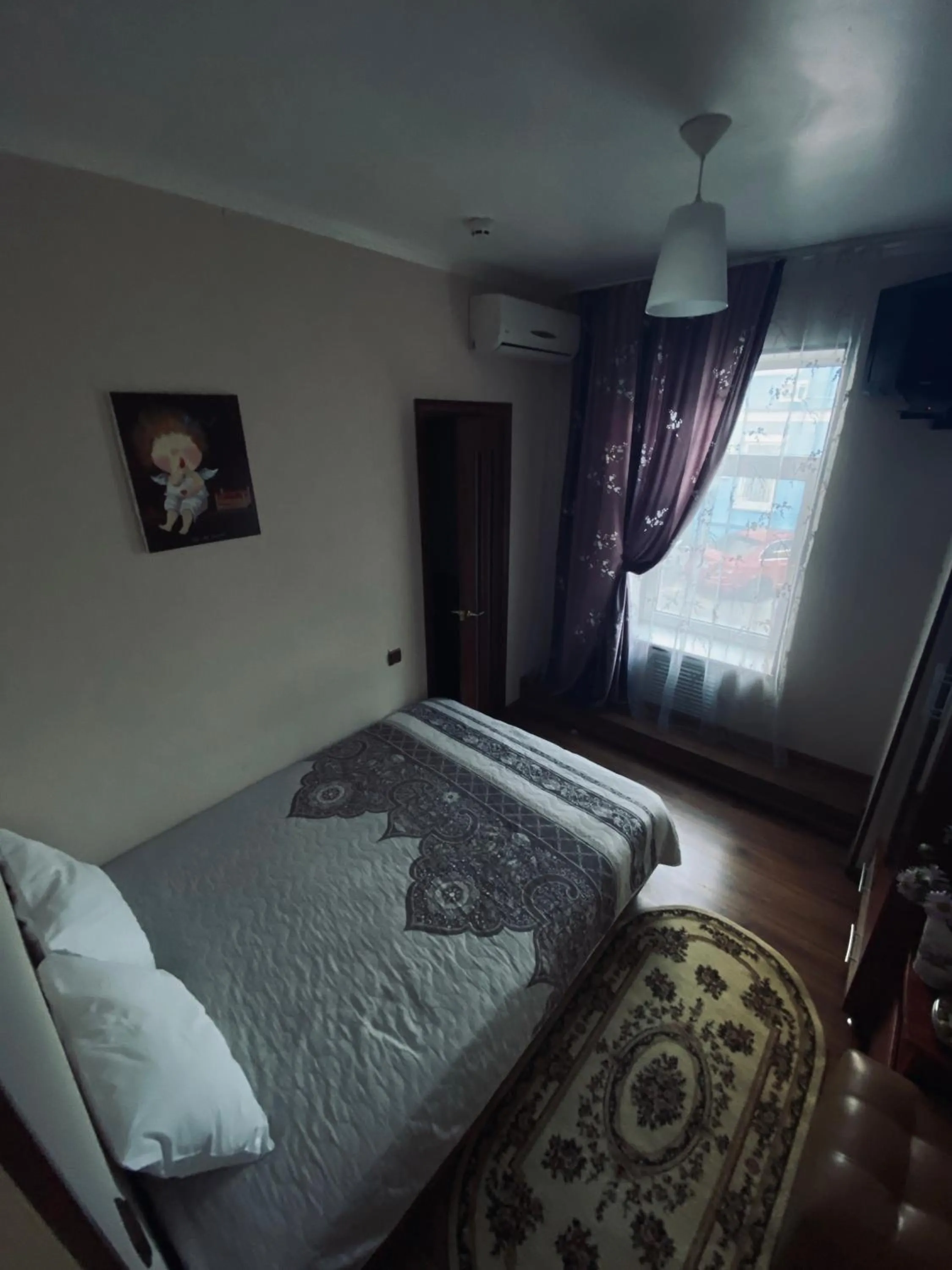 Bed in Evropeyskiy