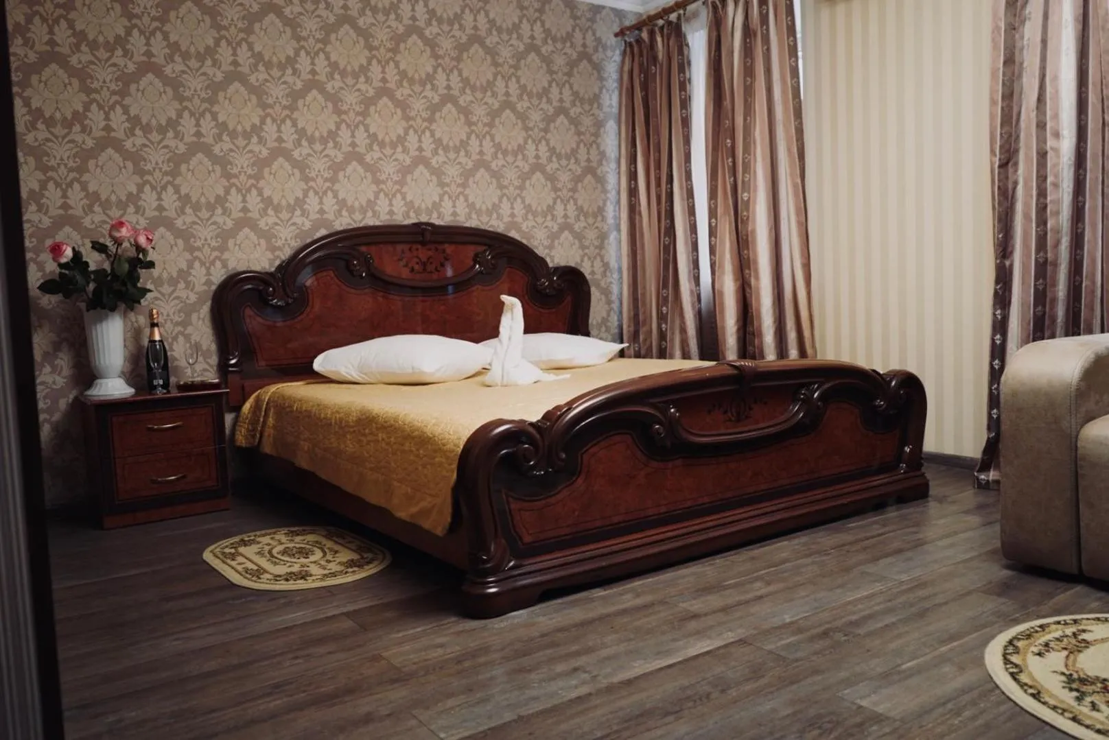 Bed in Evropeyskiy