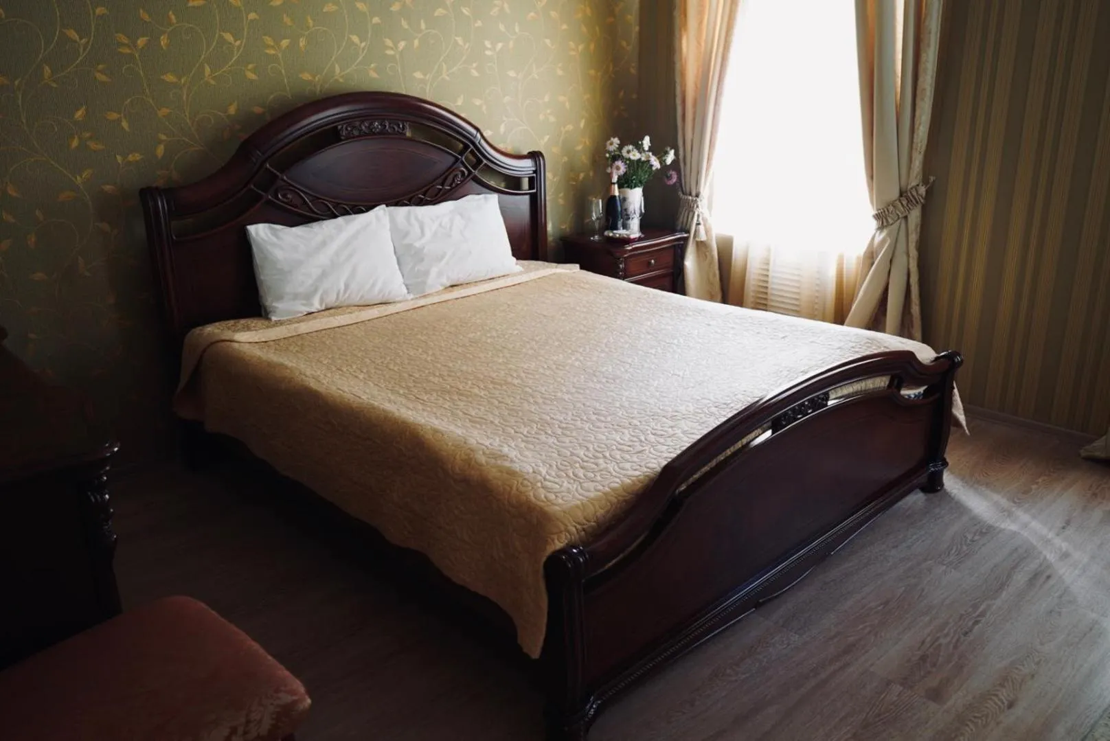 Bed in Evropeyskiy