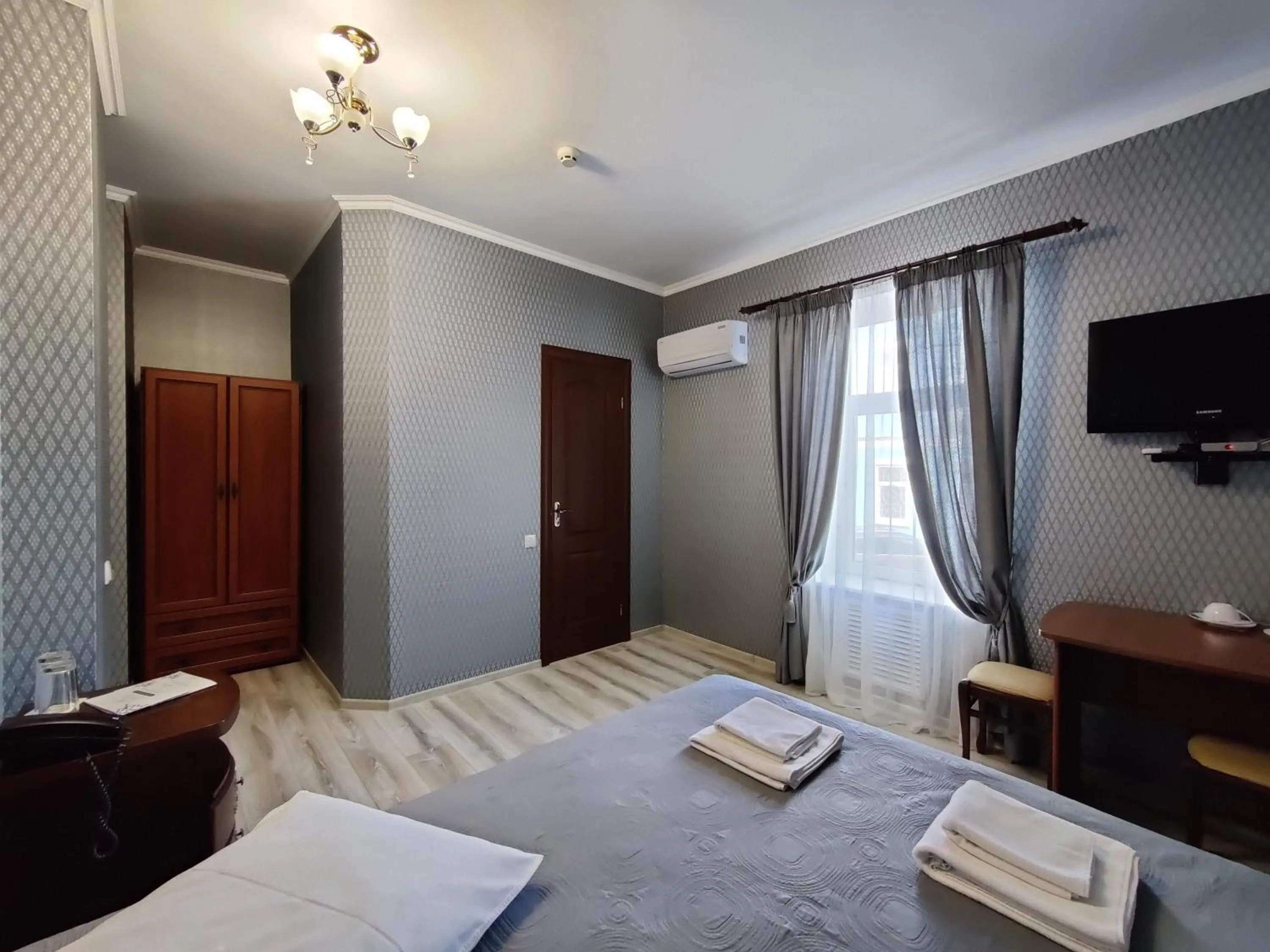 Bed in Evropeyskiy