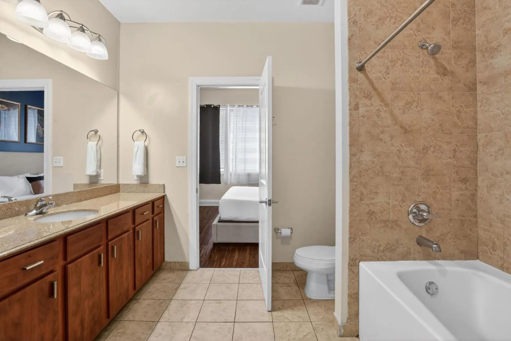 Roami at Duncan Plaza