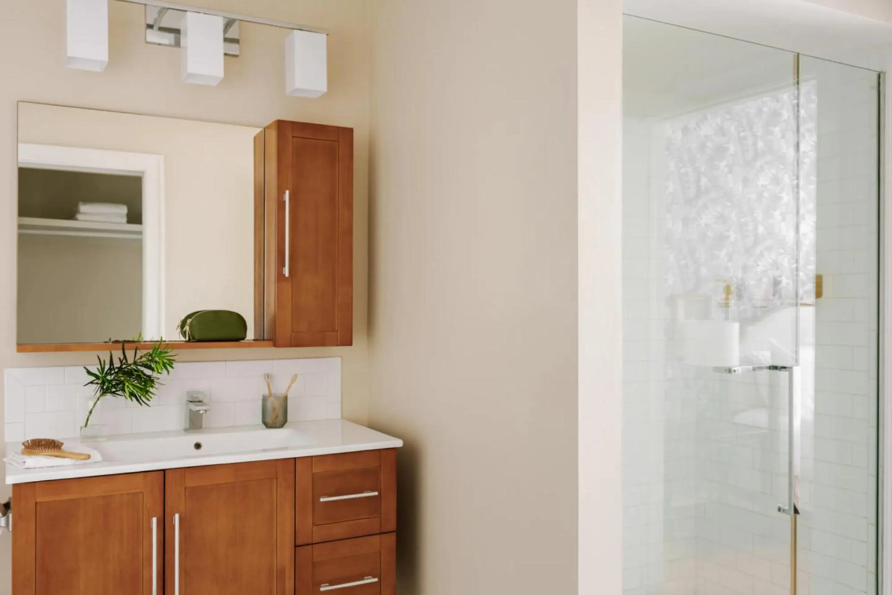 Superior Apartment in Roami at Duncan Plaza