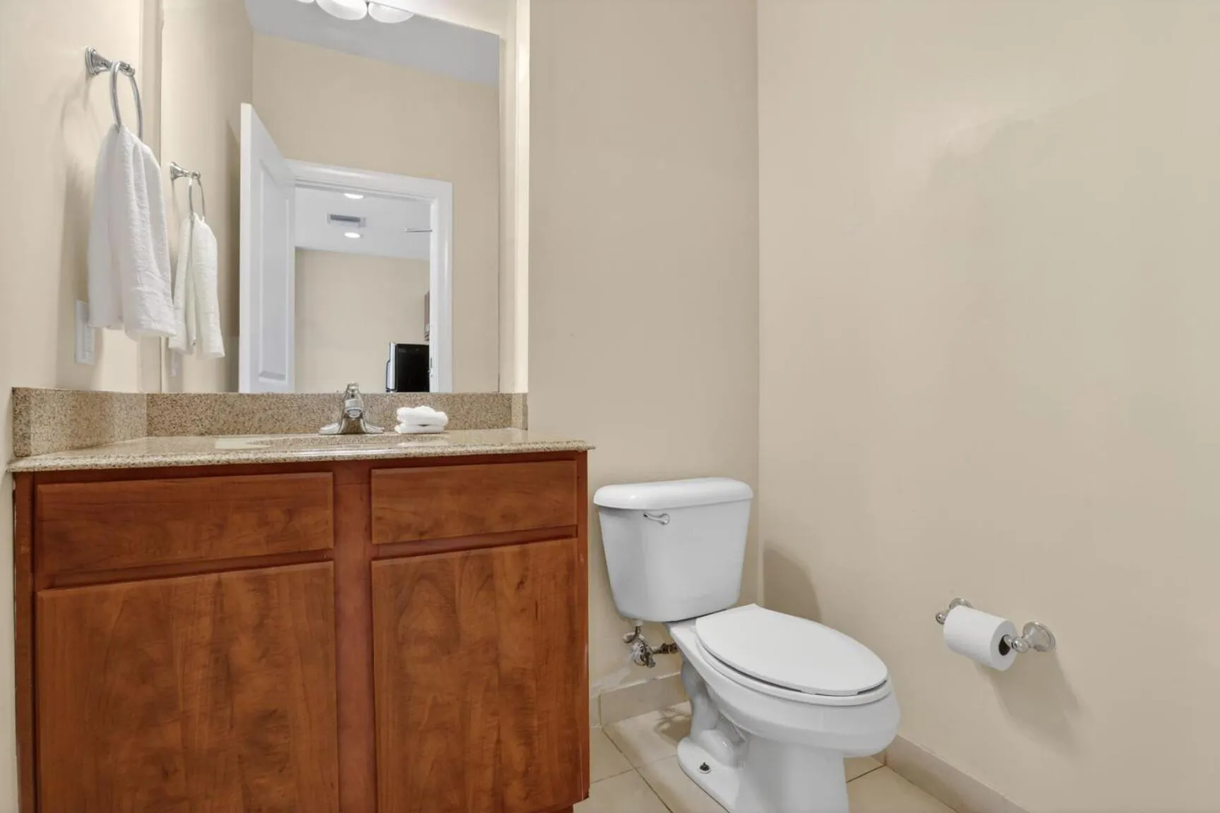 Roami at Duncan Plaza