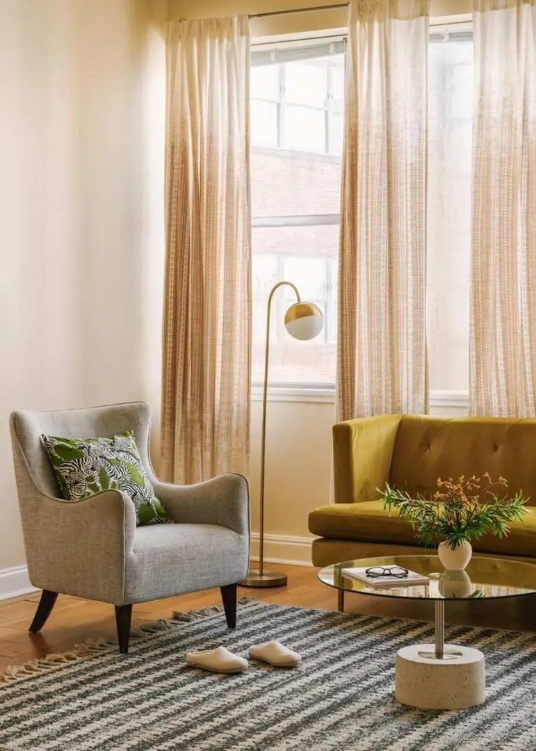 Roami at Duncan Plaza