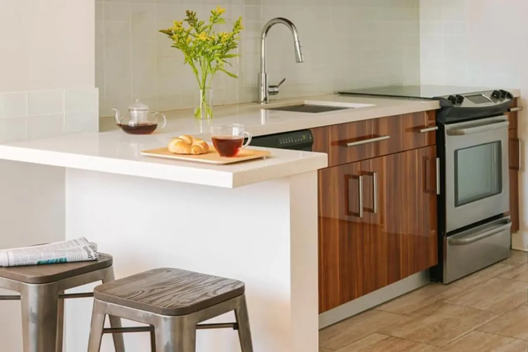 Roami at Duncan Plaza