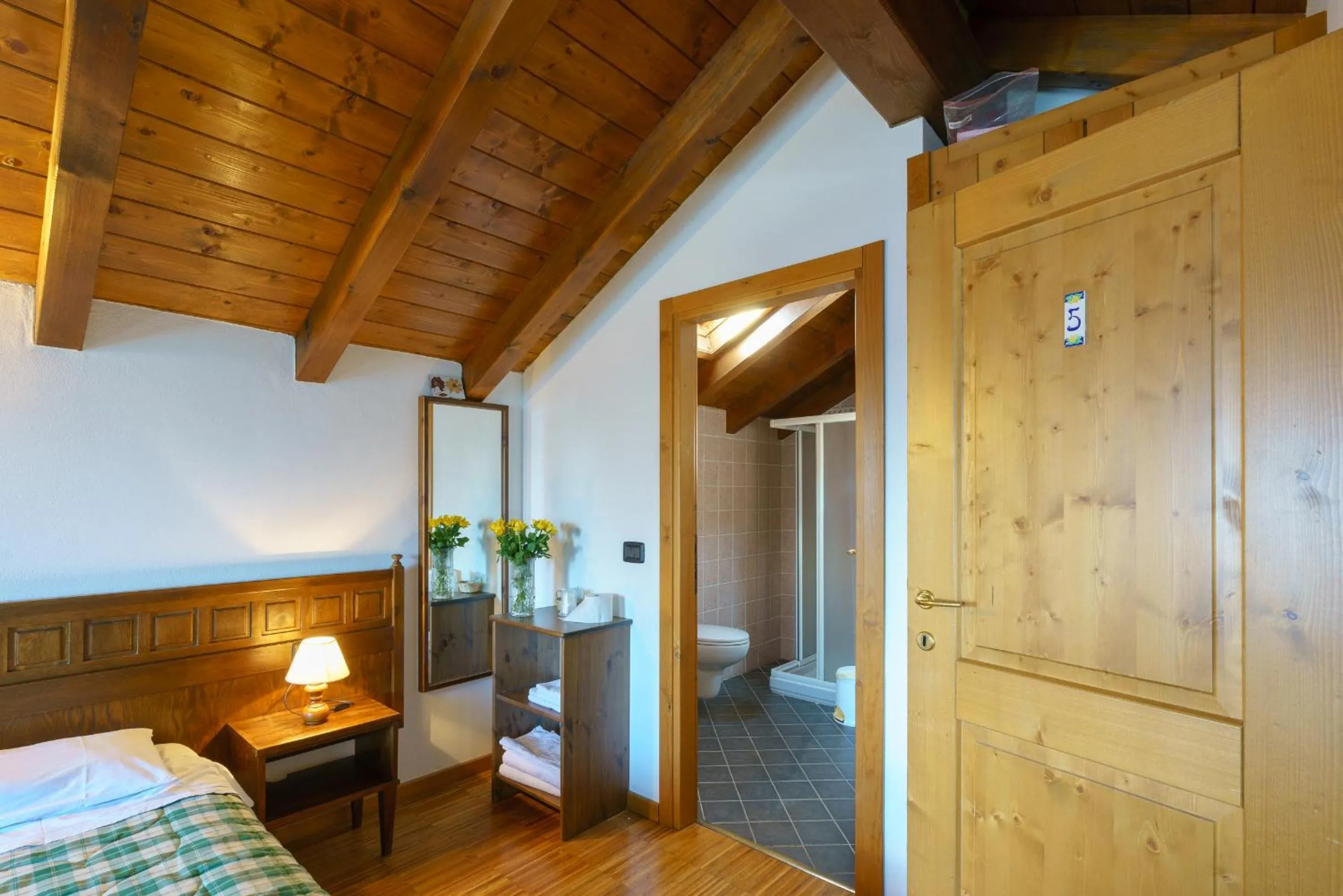 Bathroom, Bed in Agriturismo Giacomino
