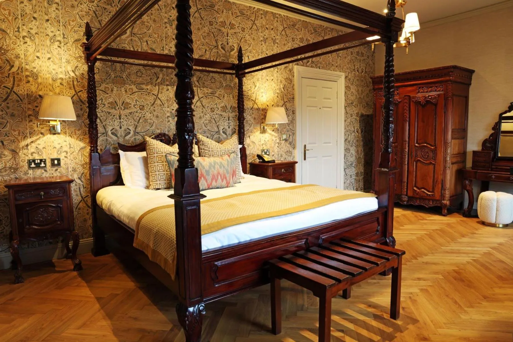 Bedroom, Bed in Barberstown Castle