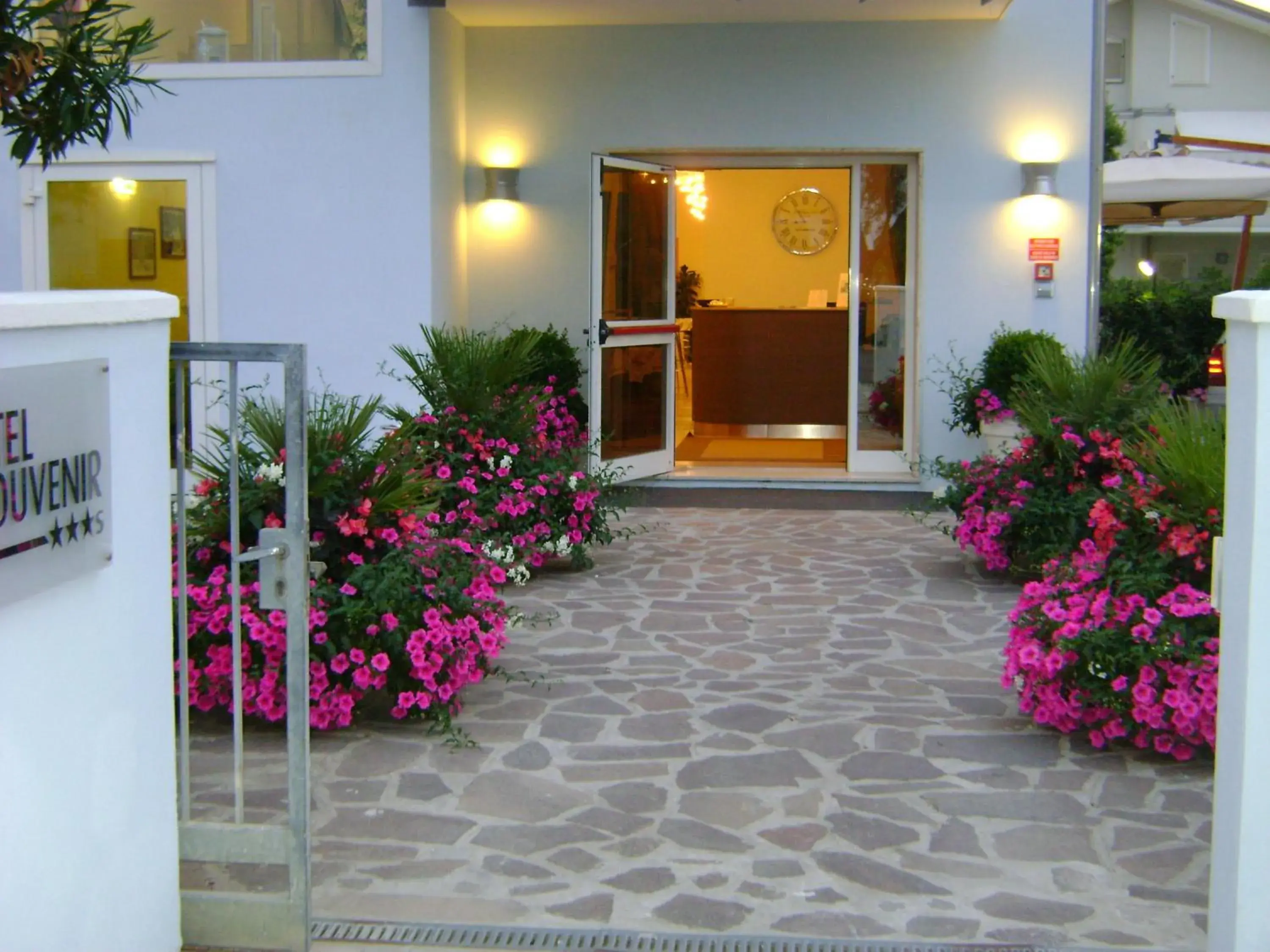 Facade/entrance in Hotel Souvenir
