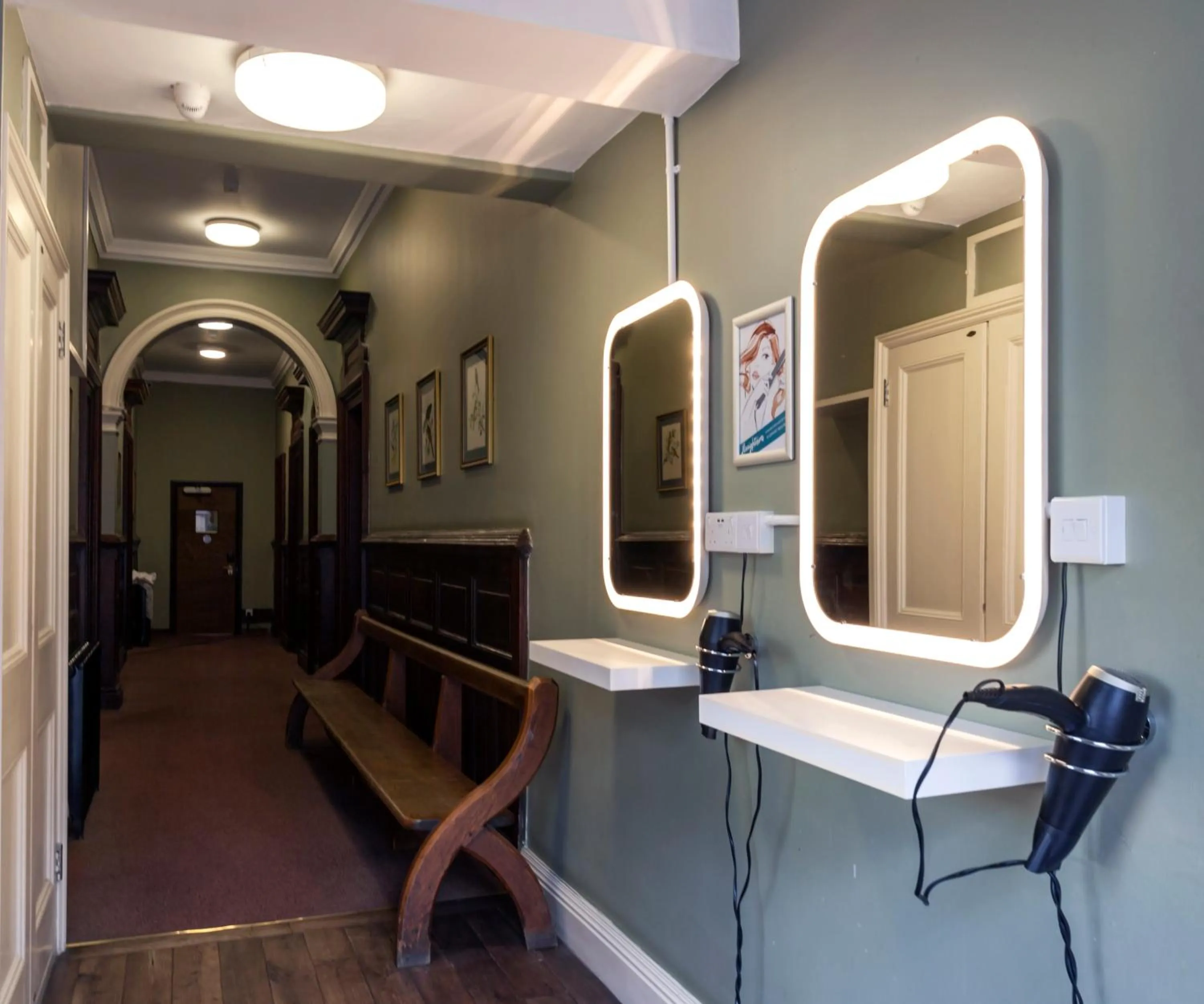 hair dryier in Palmers Lodge Swiss Cottage