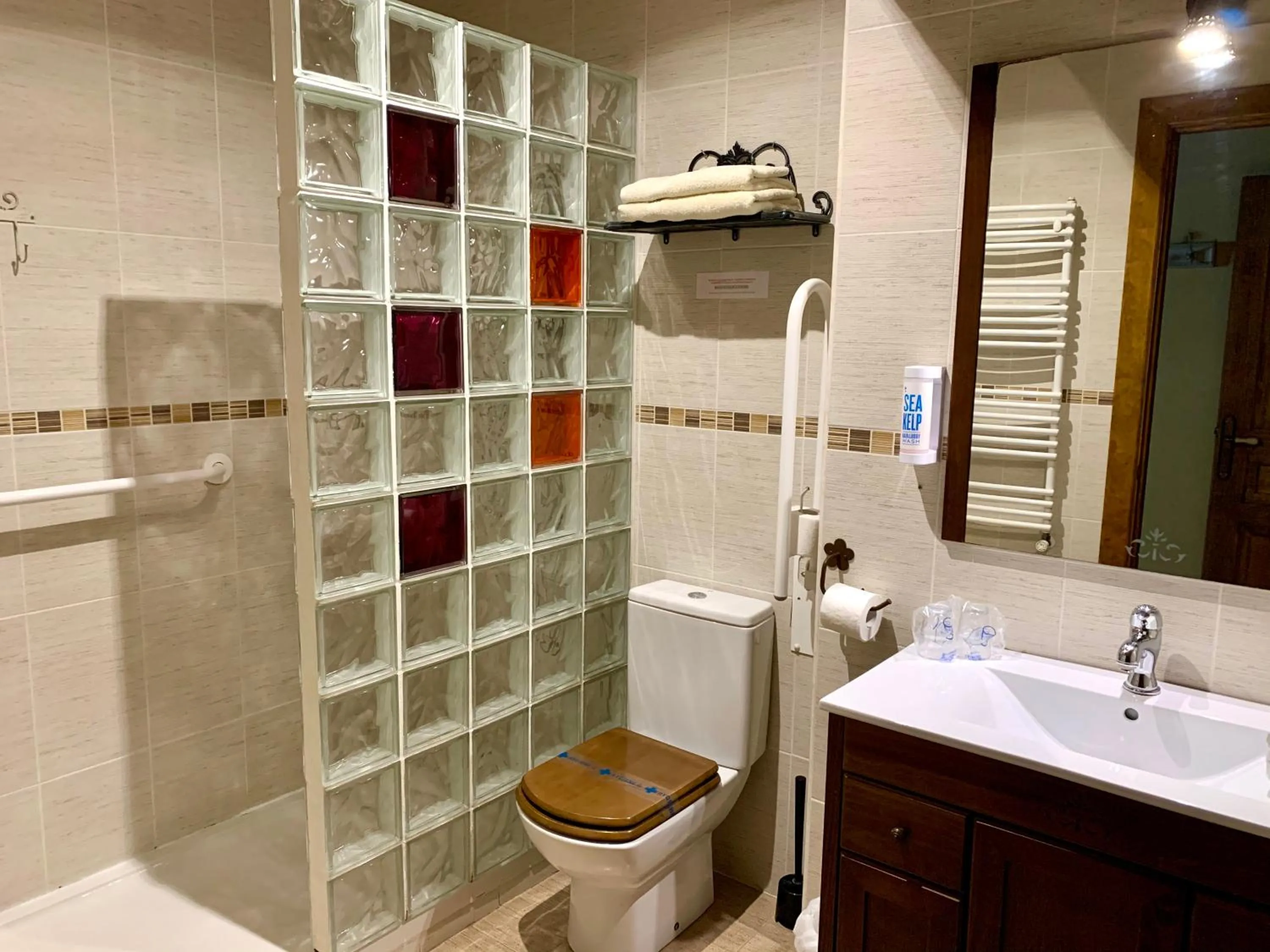 Akla La Casa Del Puente