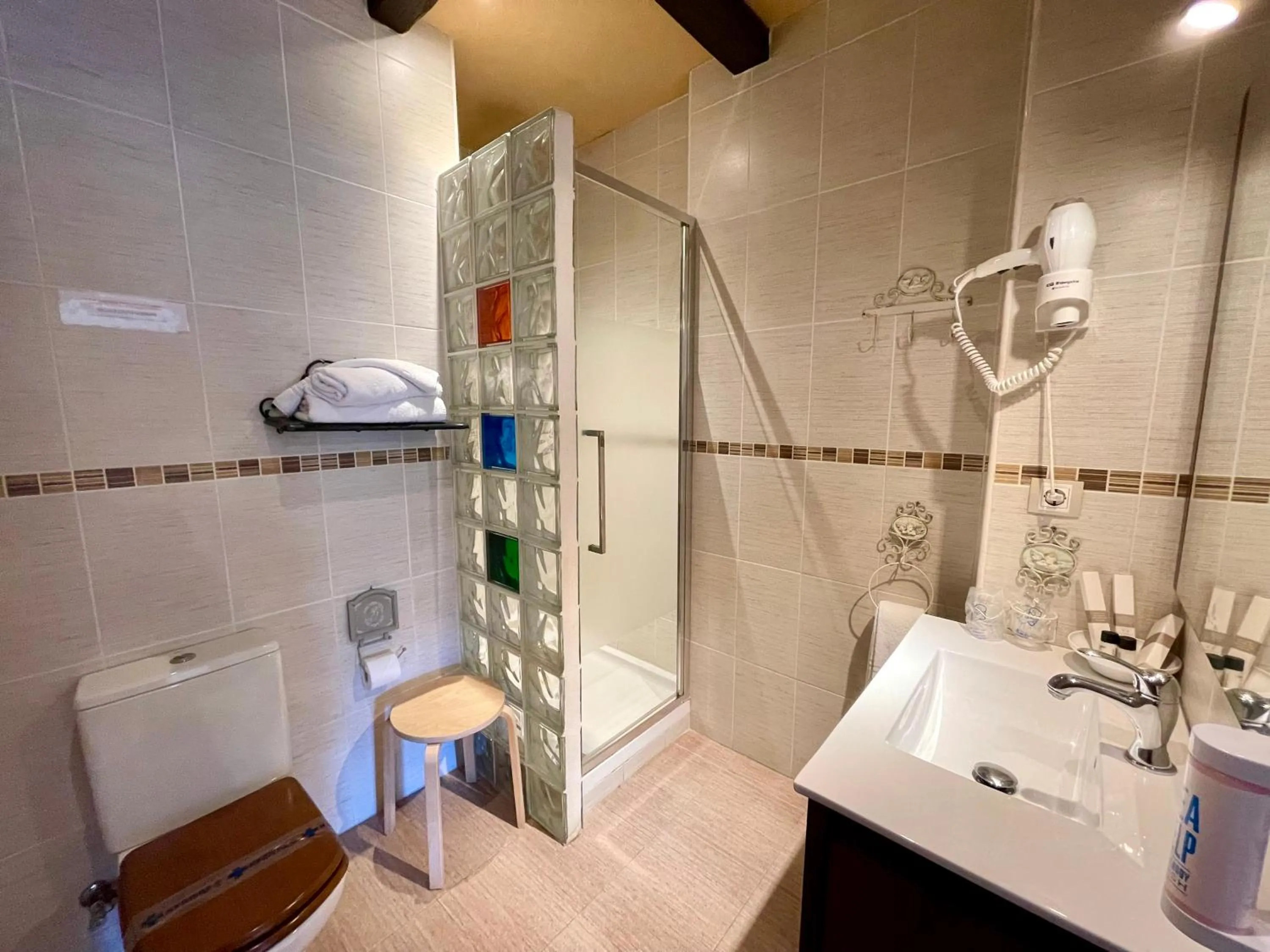 Akla La Casa Del Puente