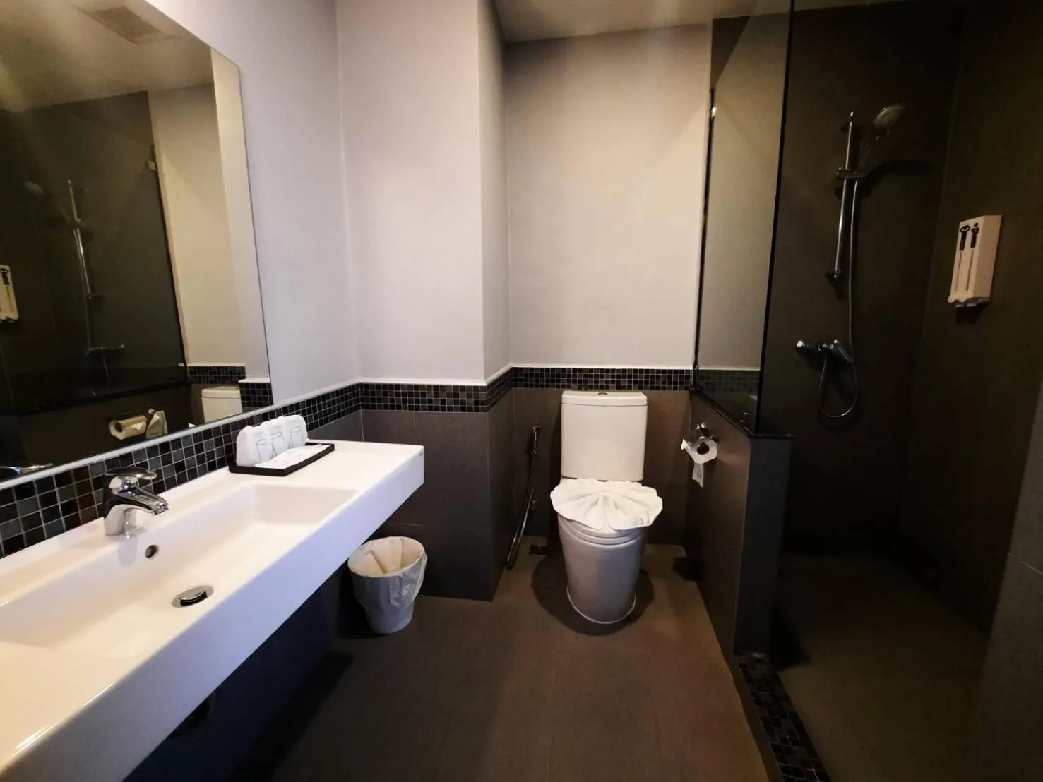 Bathroom in Comet Hotel Surat Thani