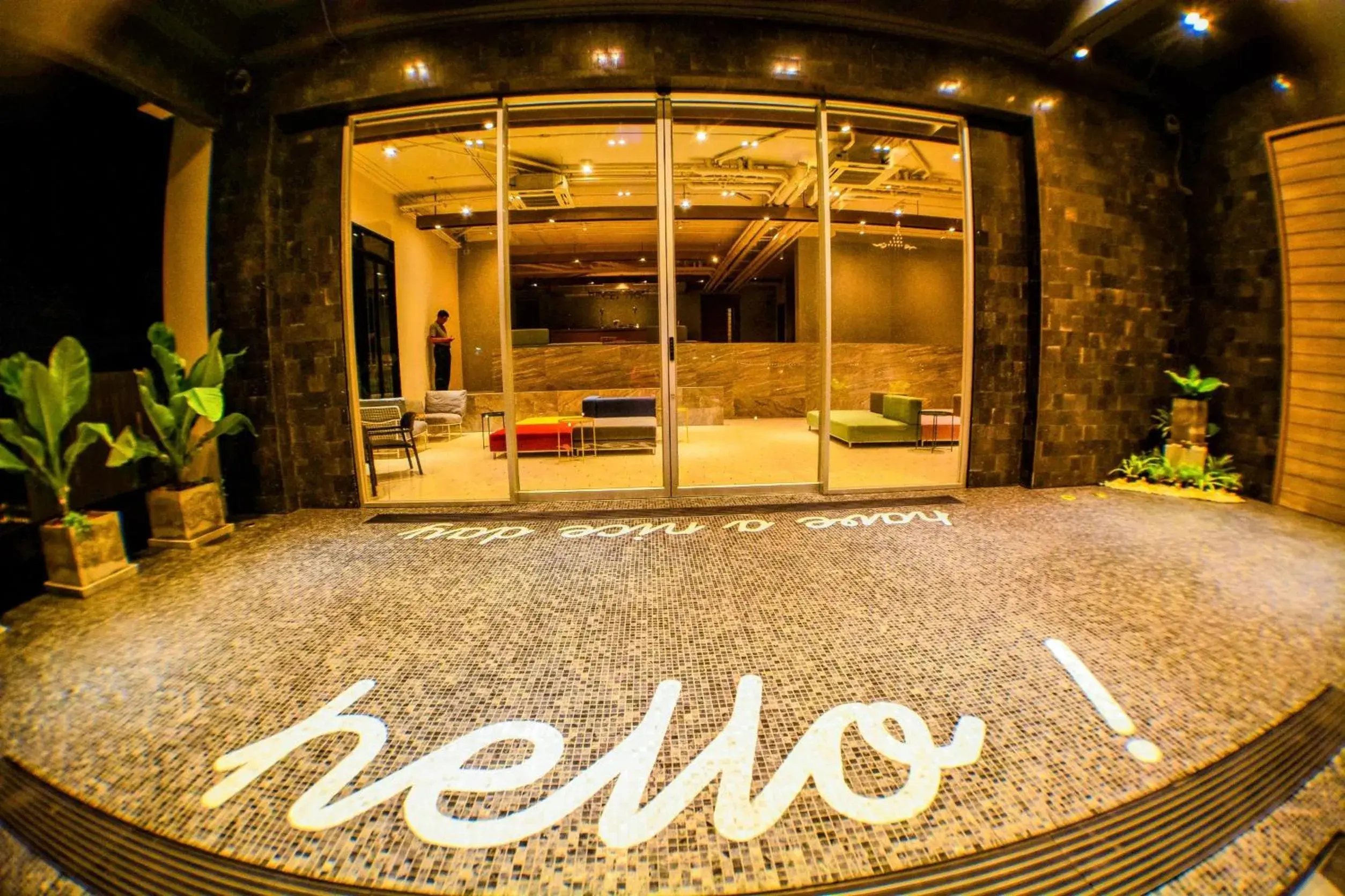 Facade/entrance in Comet Hotel Surat Thani Facade/entrance in Comet Hotel Surat Thani