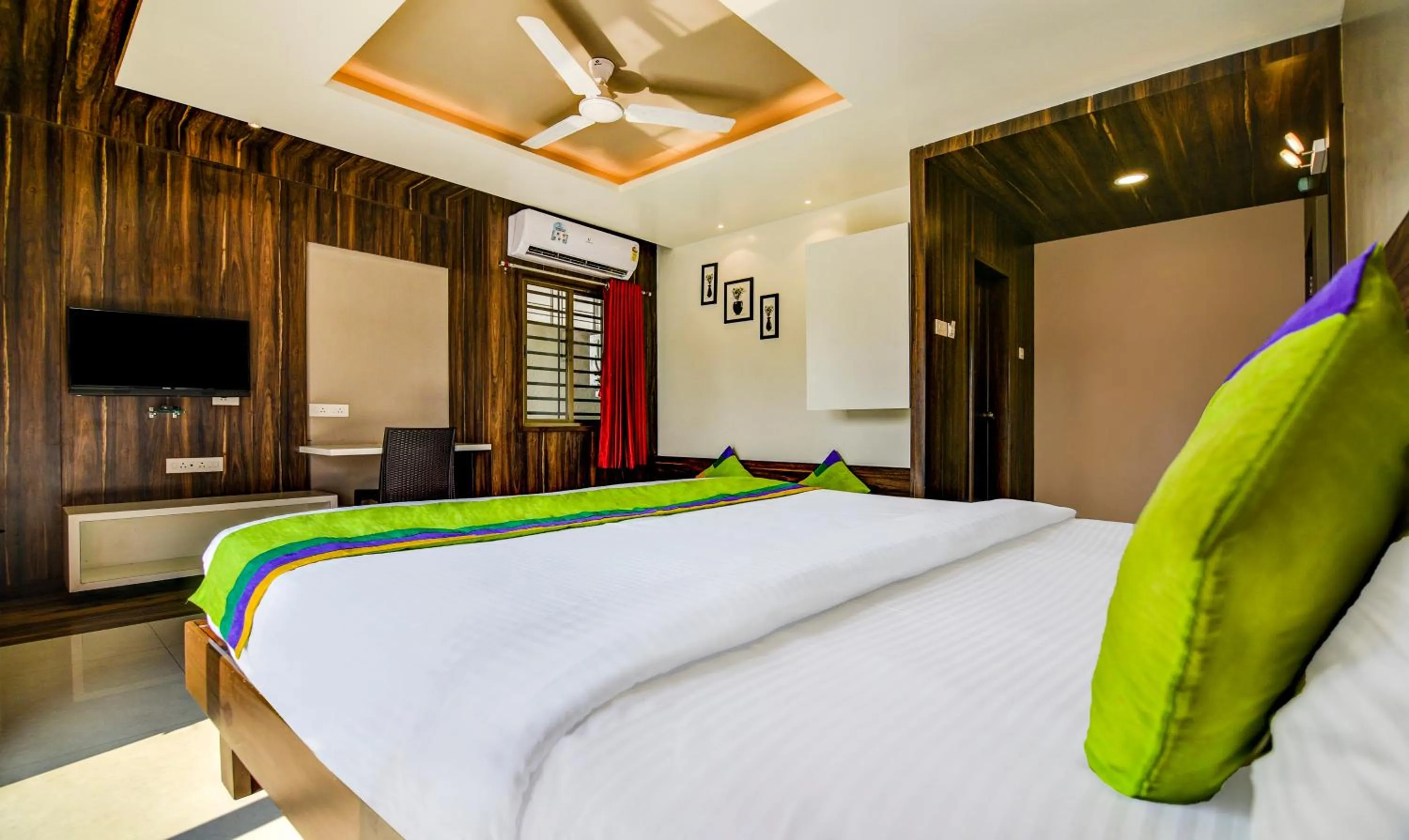 Bedroom, Bed in Treebo Shree Sai Suites