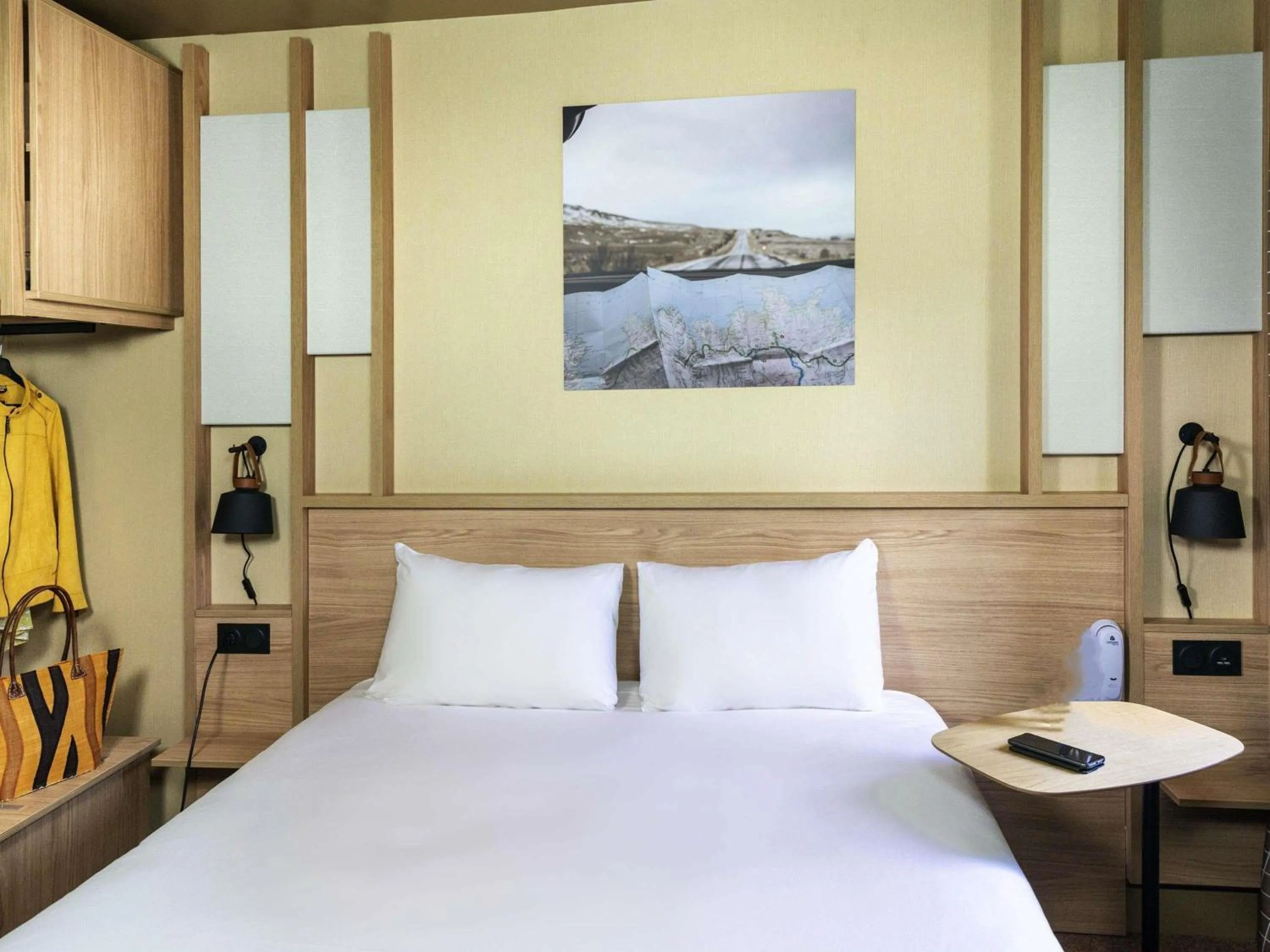 Bedroom, Bed in IBIS STYLES Rouen Parc Expos Zenith