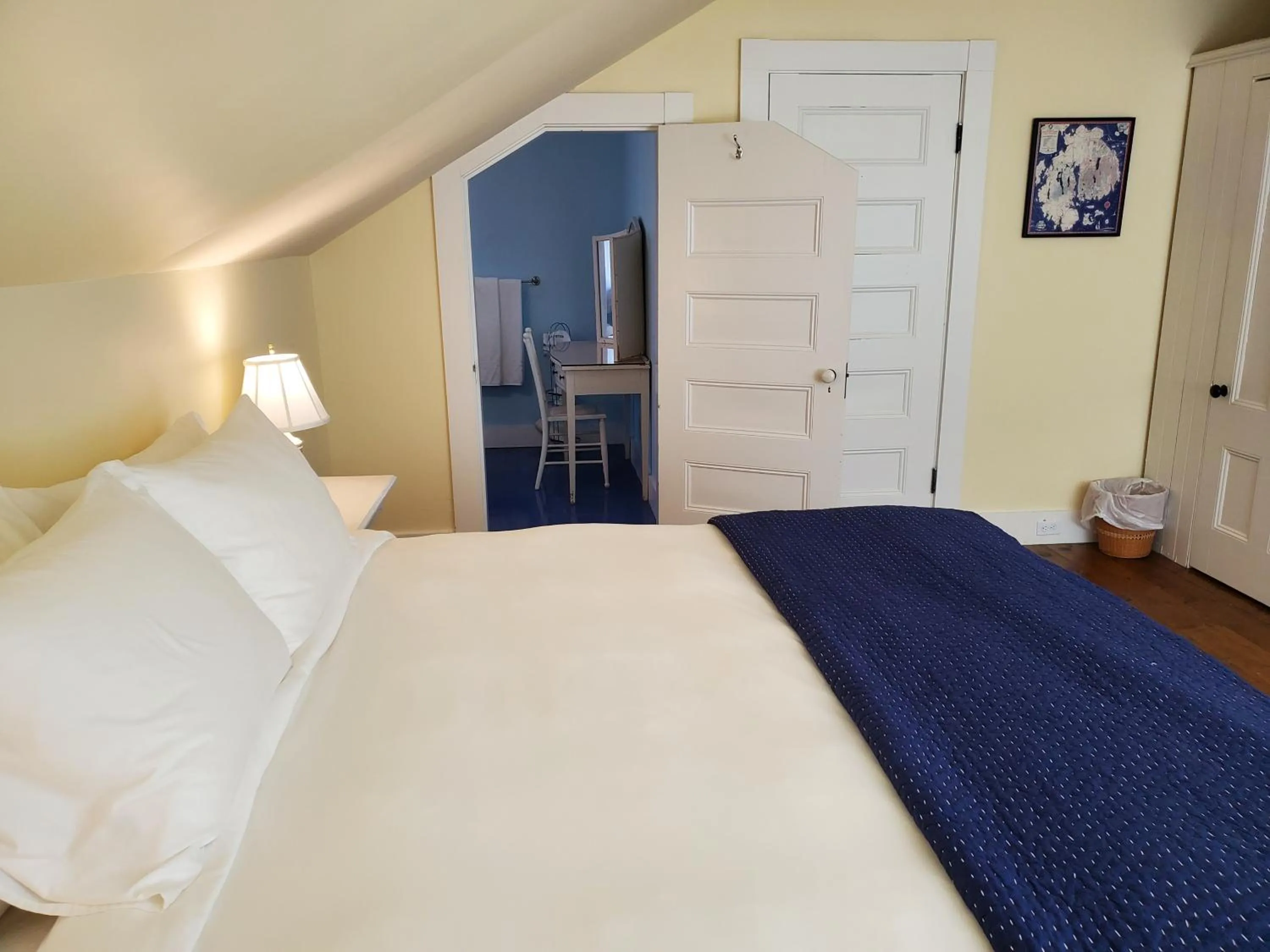 Bed in Harbourside Inn