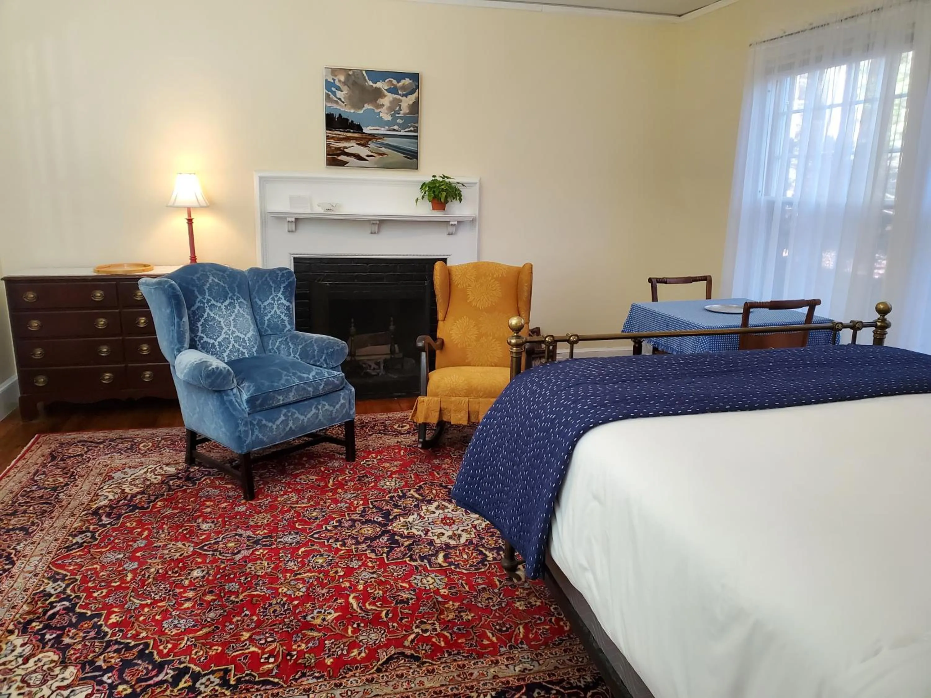 Photo of the whole room, Bed in Harbourside Inn